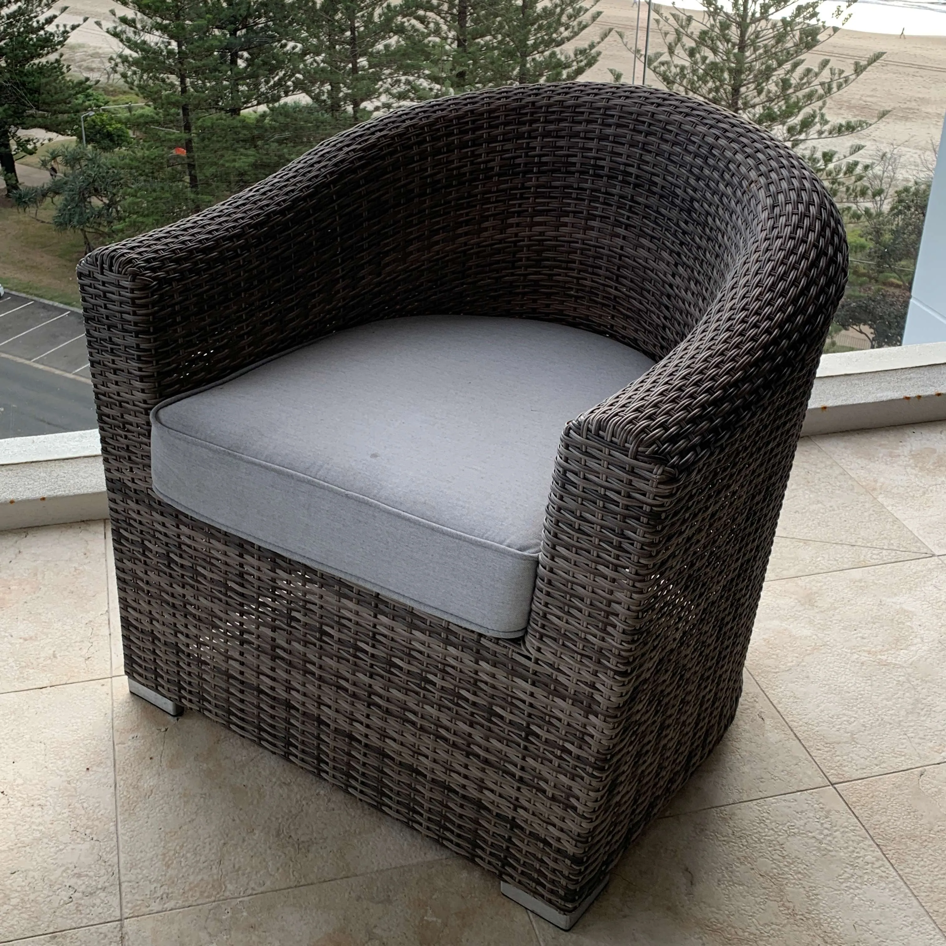 OD OC 4025 - Outdoor - Occasional Chair - Single Seat Curved Brown Rattan with Grey Cushion