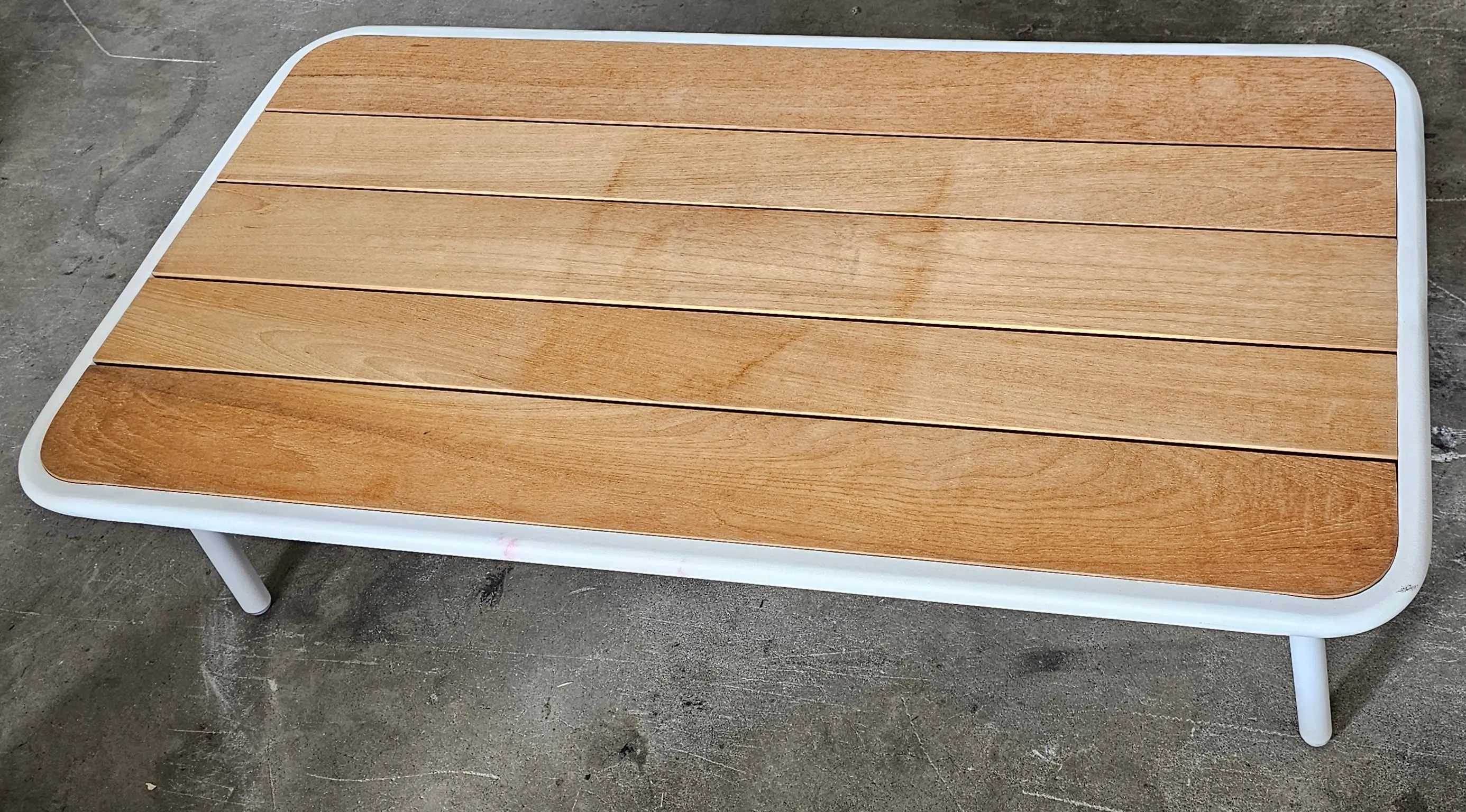 OD CT 0002 - Outdoor - Coffee Table - White Aluminium with Timber Slatted Top