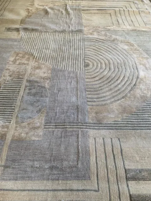 RG 0013 - Rug - Extra Large - Ivory and Grey Retro Design (450cm x 350cm)