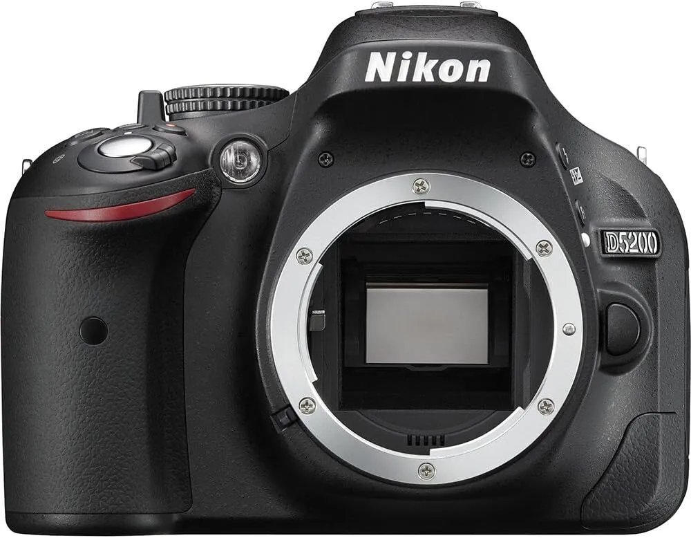  NIKON D5200 (APS-C)