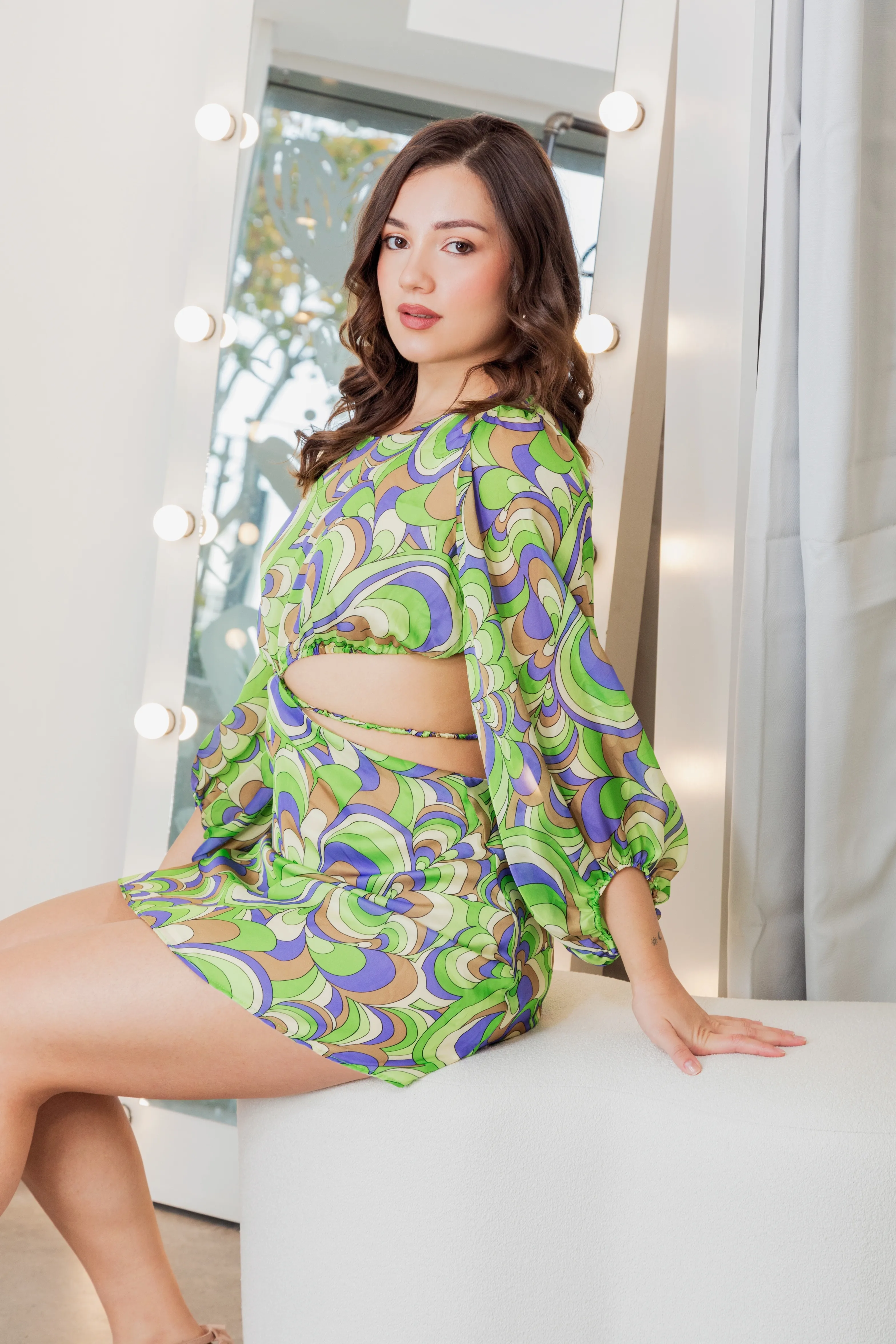 VESTIDO CORTO CON MANGAS PSICODELICO