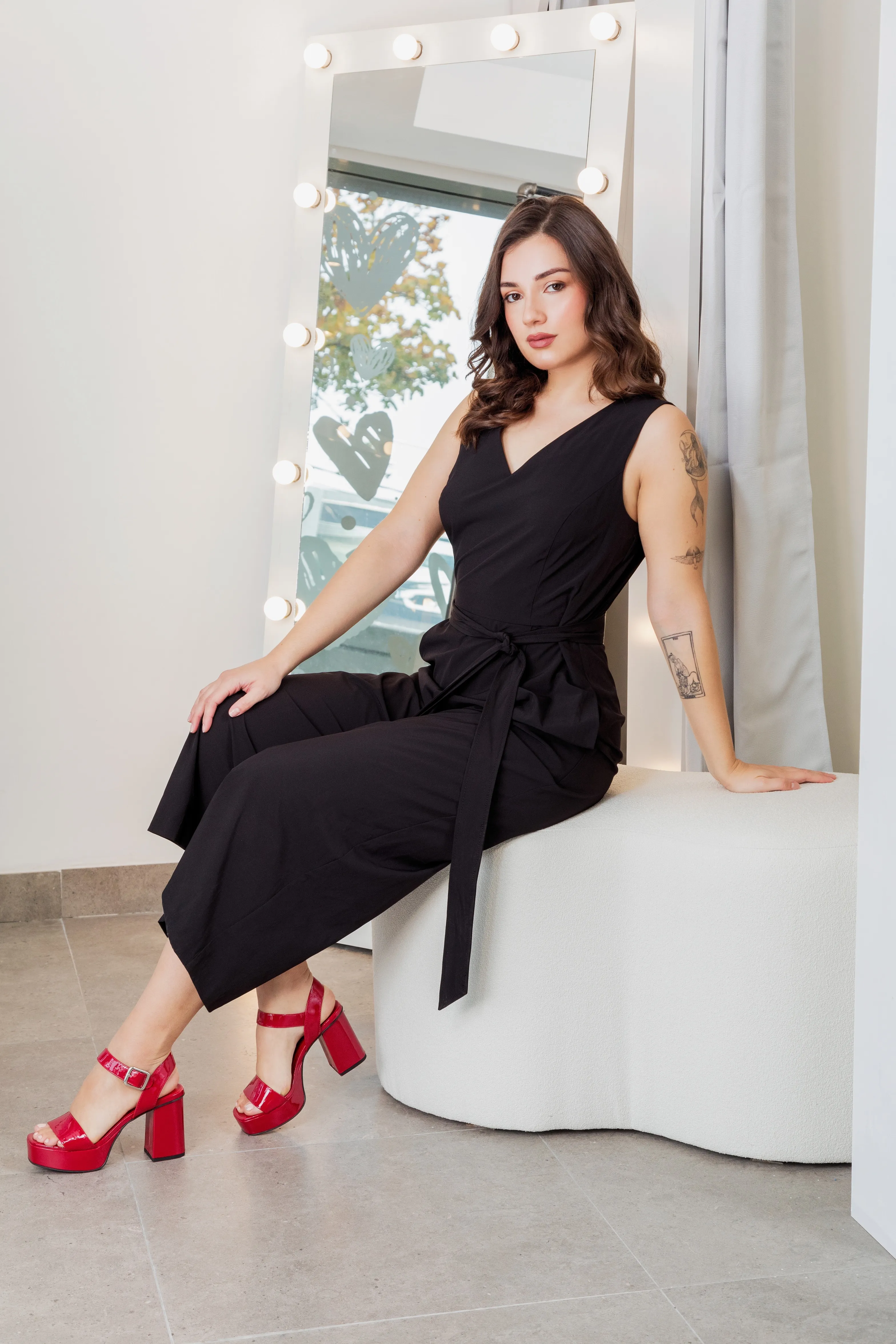 MONO NEGRO MUSCULOSA CON LAZO TALLE M