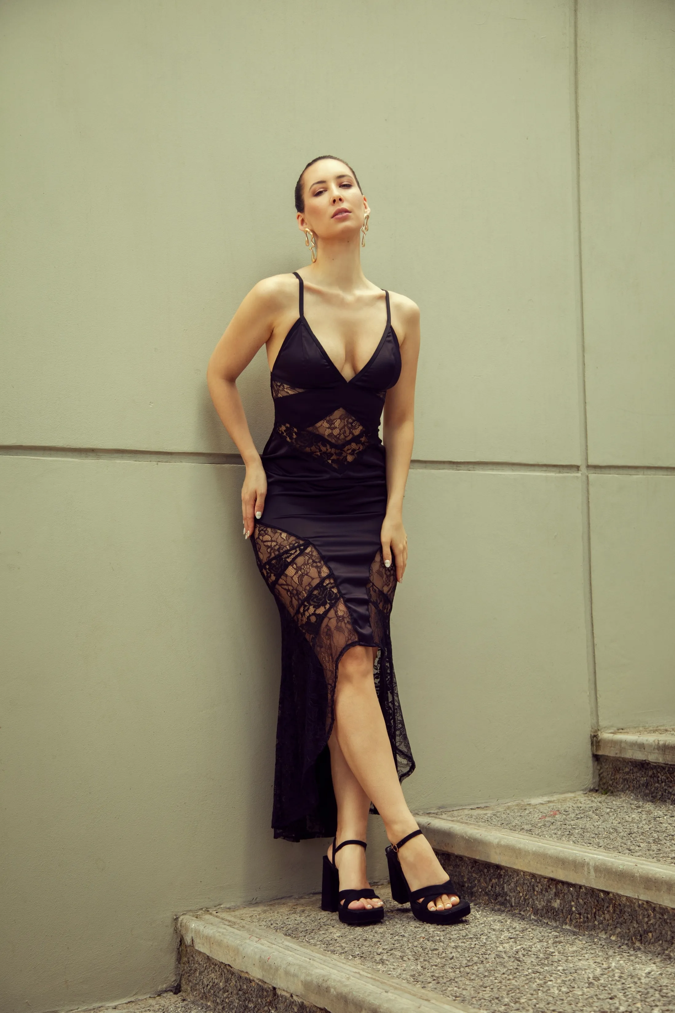 VESTIDO TESSA LARGO CON ENCAJE