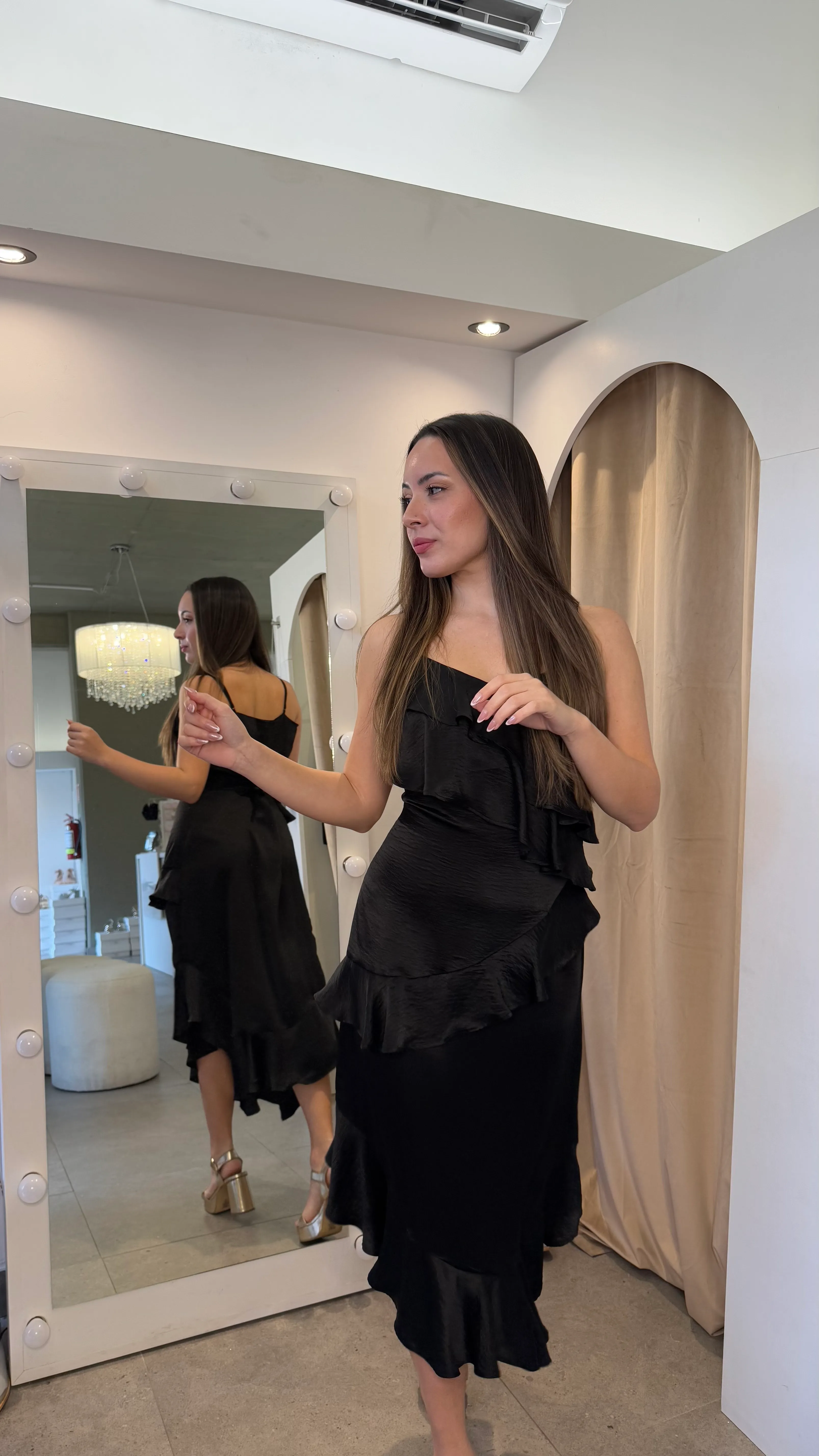 VESTIDO LARGO NEGRO CON VOLADOS TALLE L