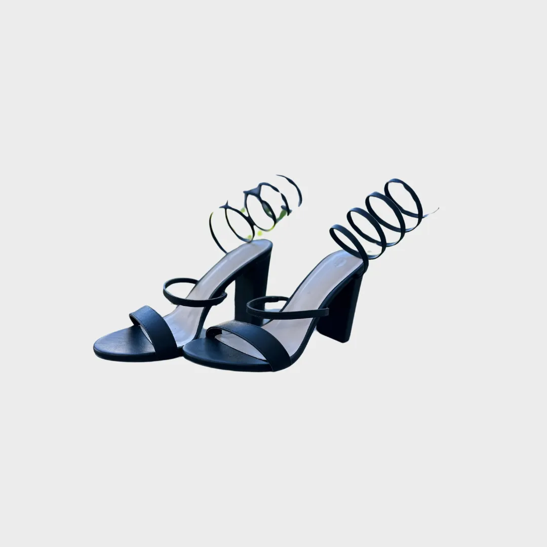 SANDALIAS NEGRAS CON RULO WILD DIVA