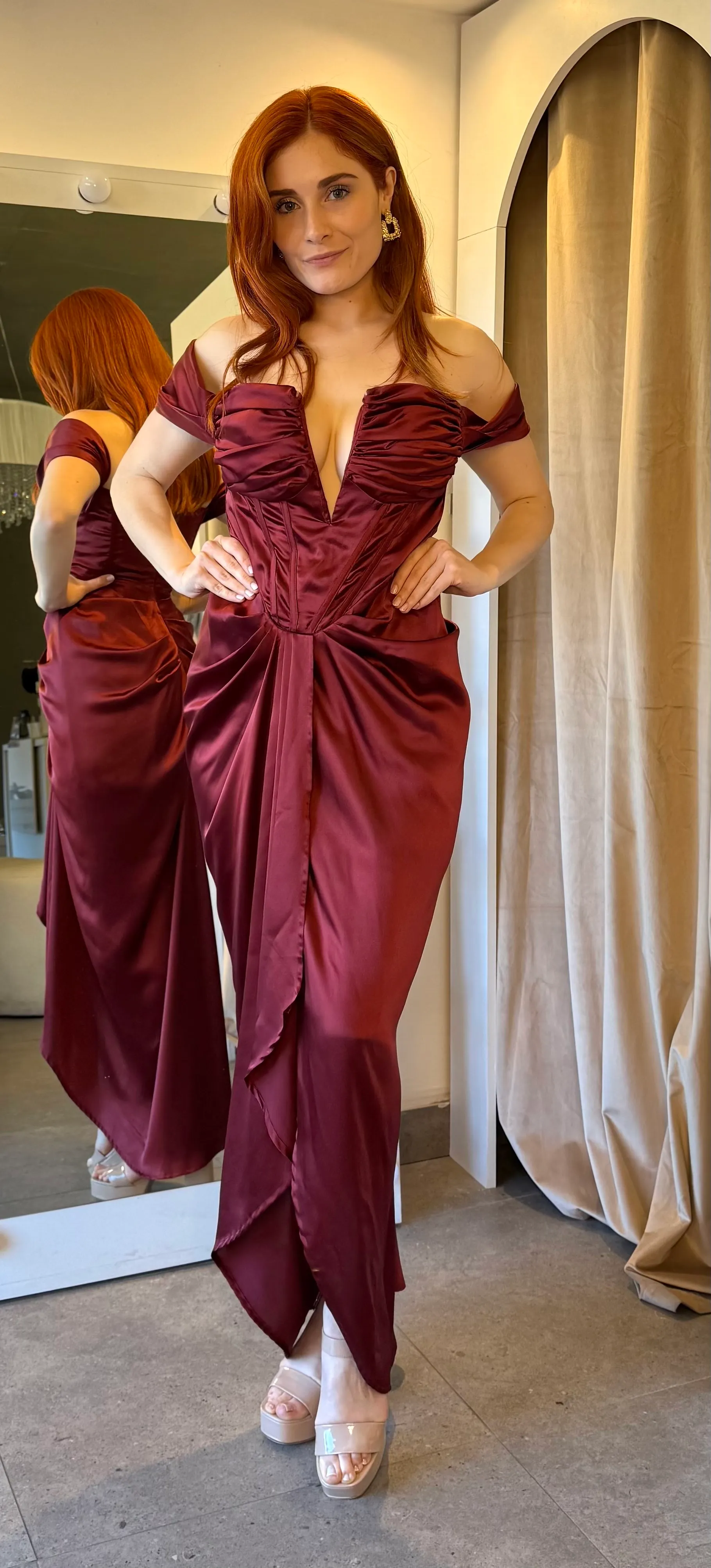 VESTIDO LARGO TAJO CON ESCOTE EN V Y MANGA AL BRAZO TALLE L