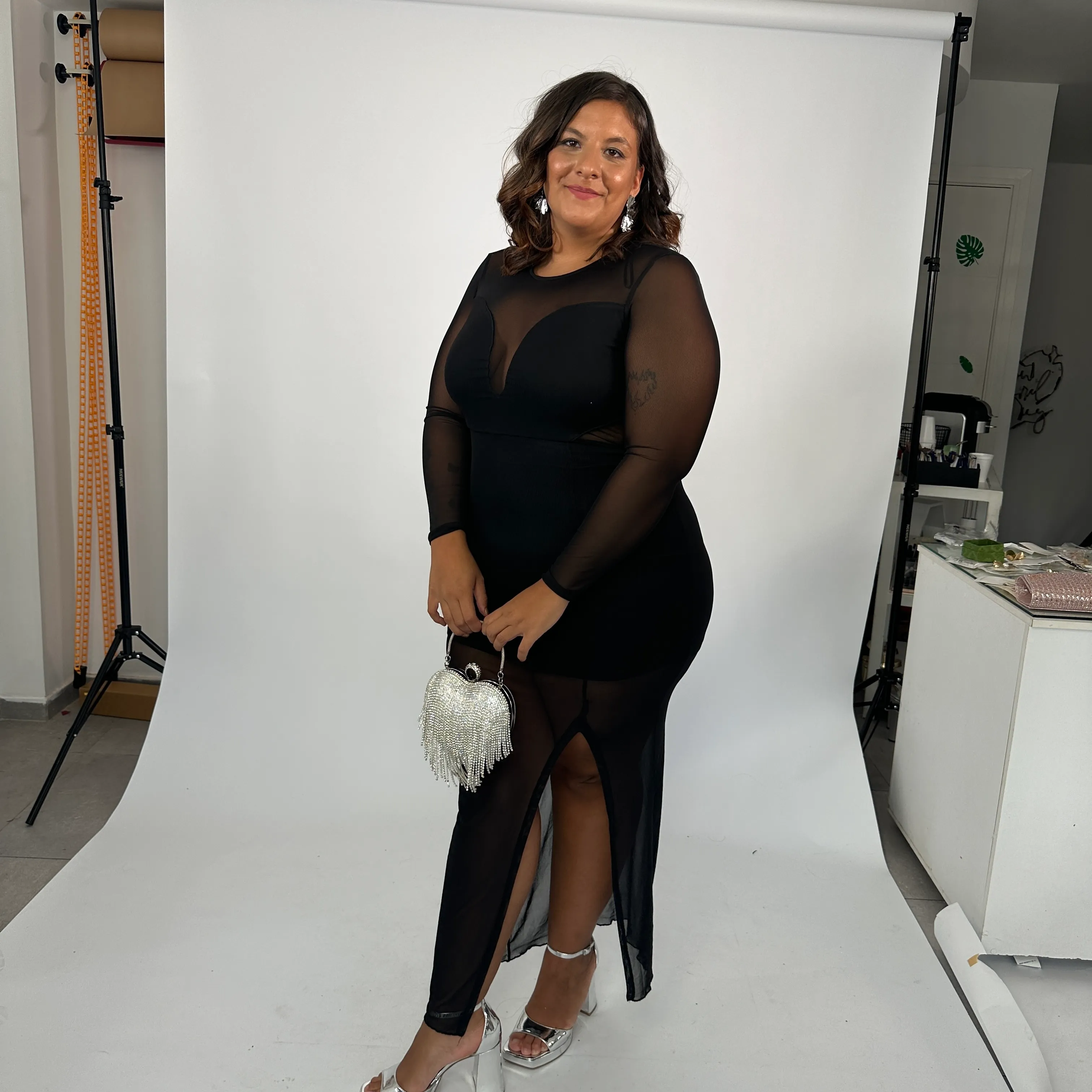 VESTIDO LARGO CON TAJO Y TRANSPARENCIAS TALLE XL