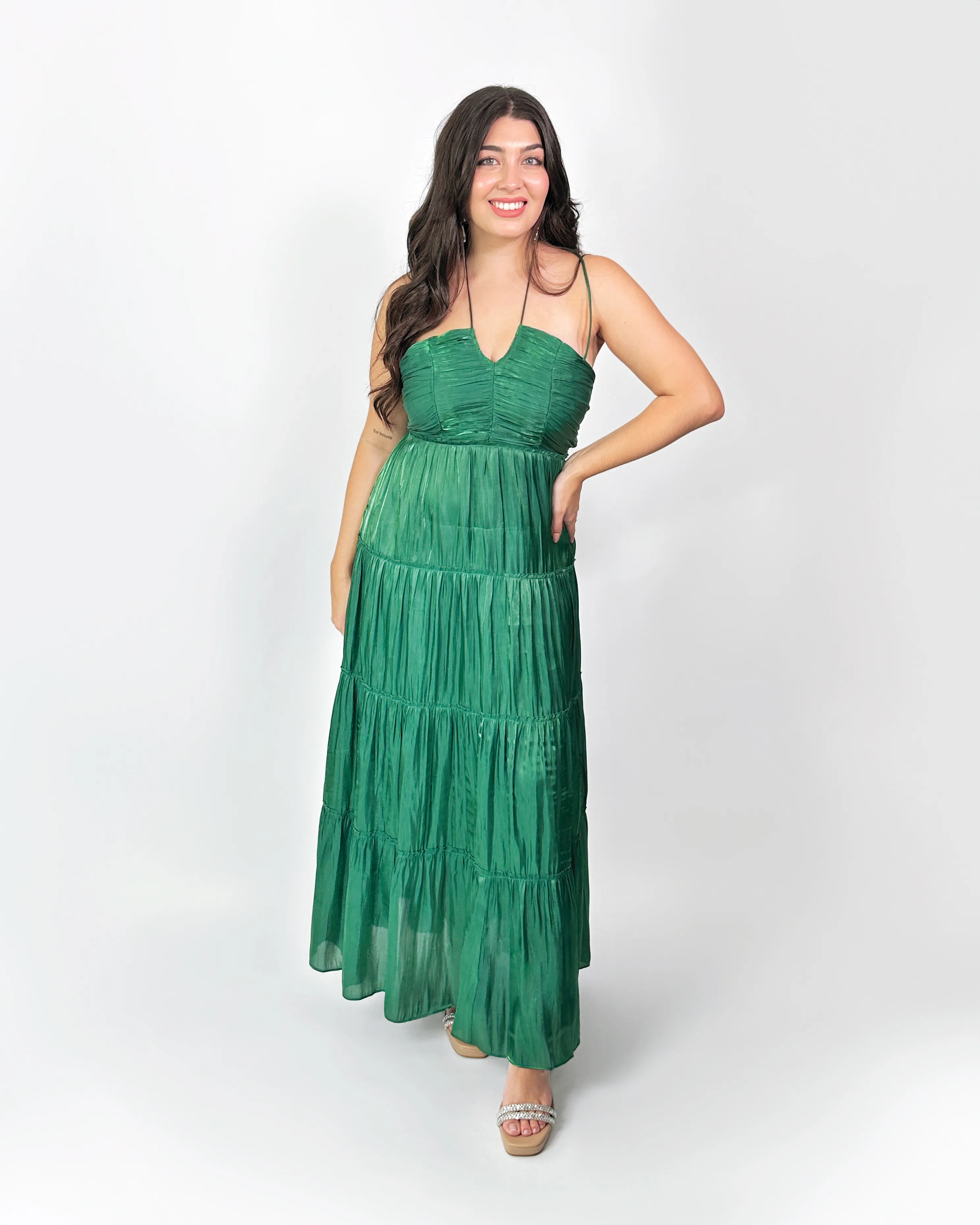 VESTIDO LARGO VERDE ATADO AL CUELLO TALLE M