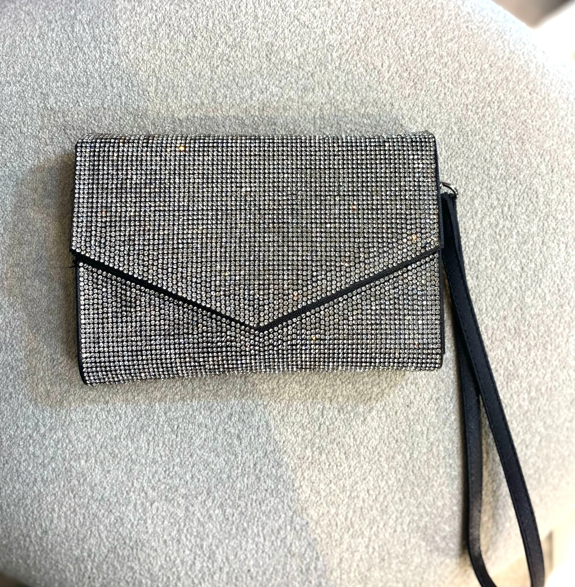 CLUTCH SOBRE BRILLOS PLATA