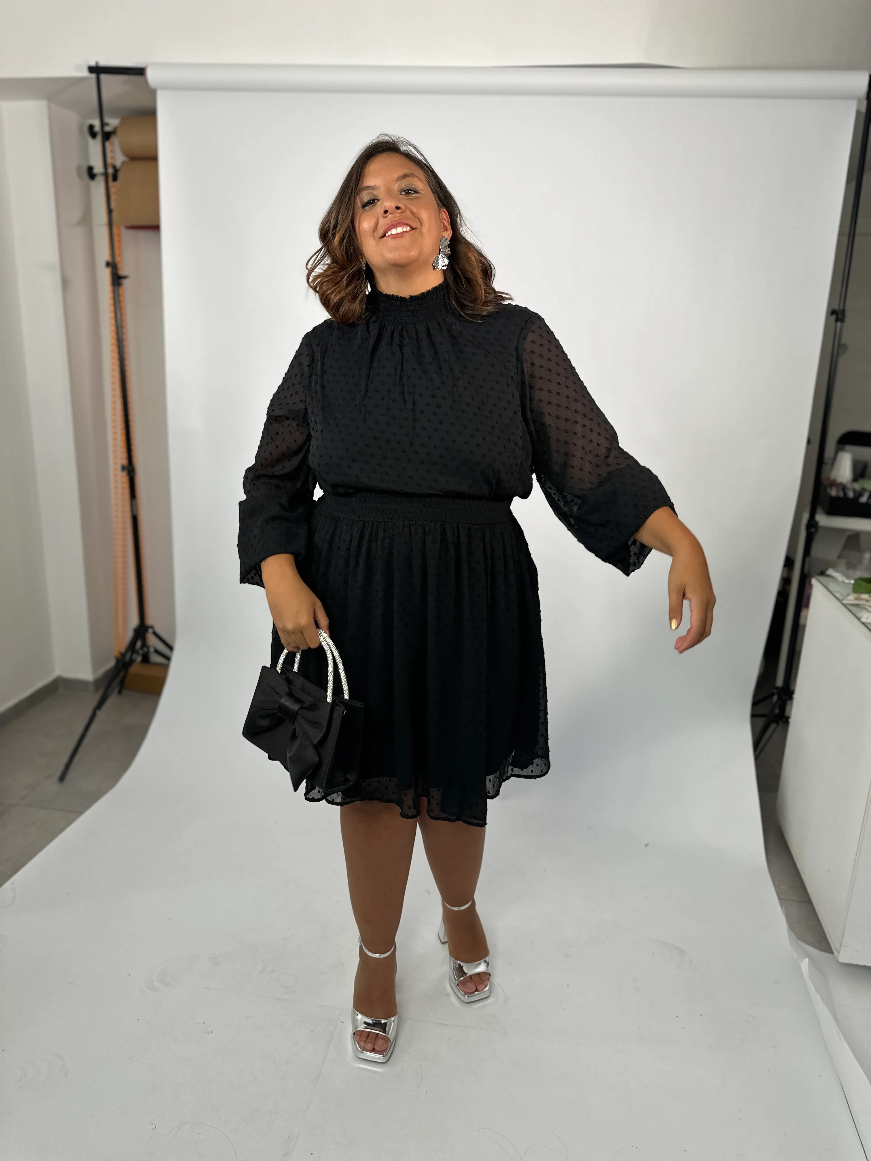 VESTIDO CORTO CON MANGAS TALLE XXL