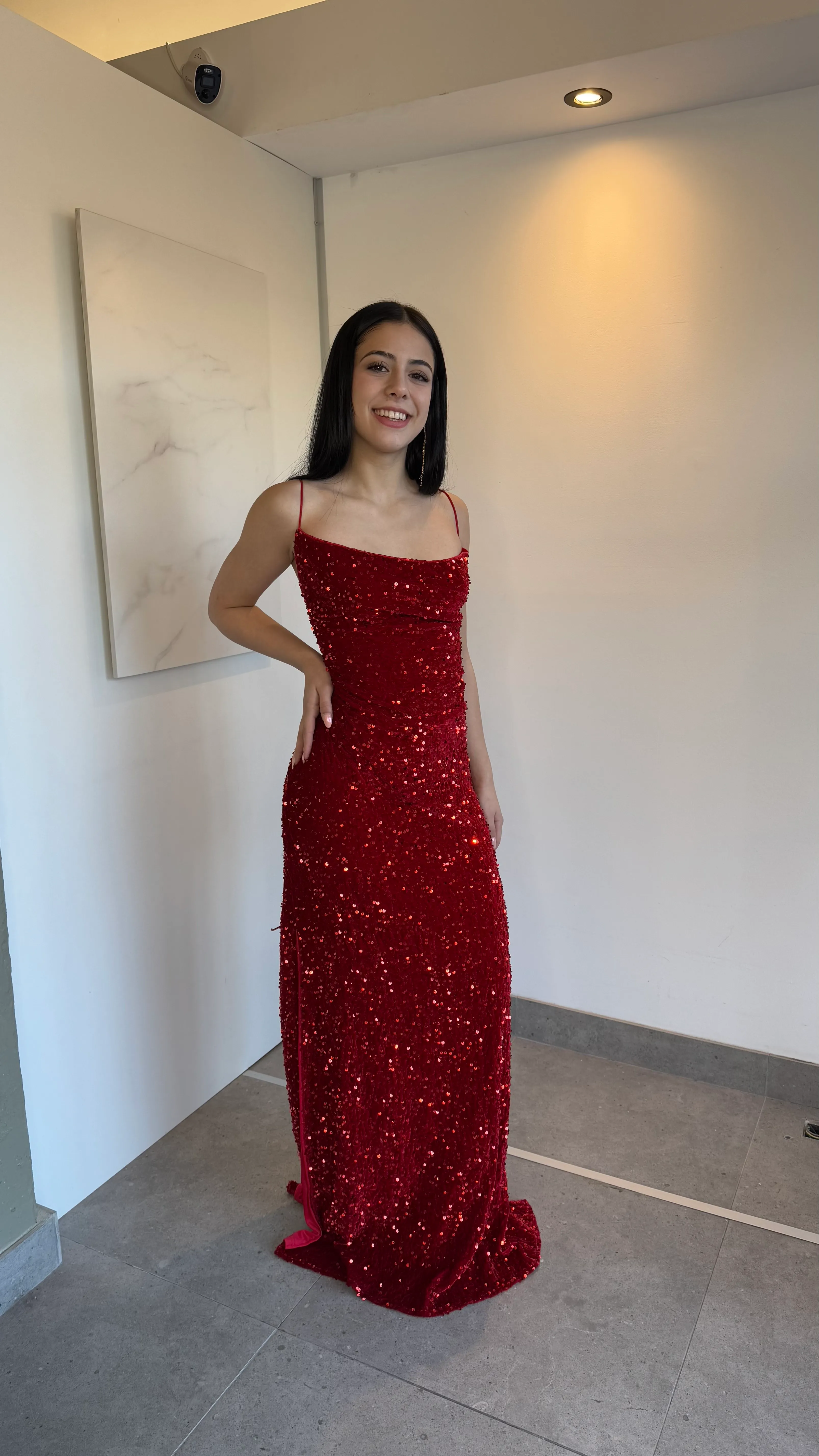 VESTIDO ROJO FULL LENTEJUELAS CON 2 TAJOS ESPALDA ABIERTA