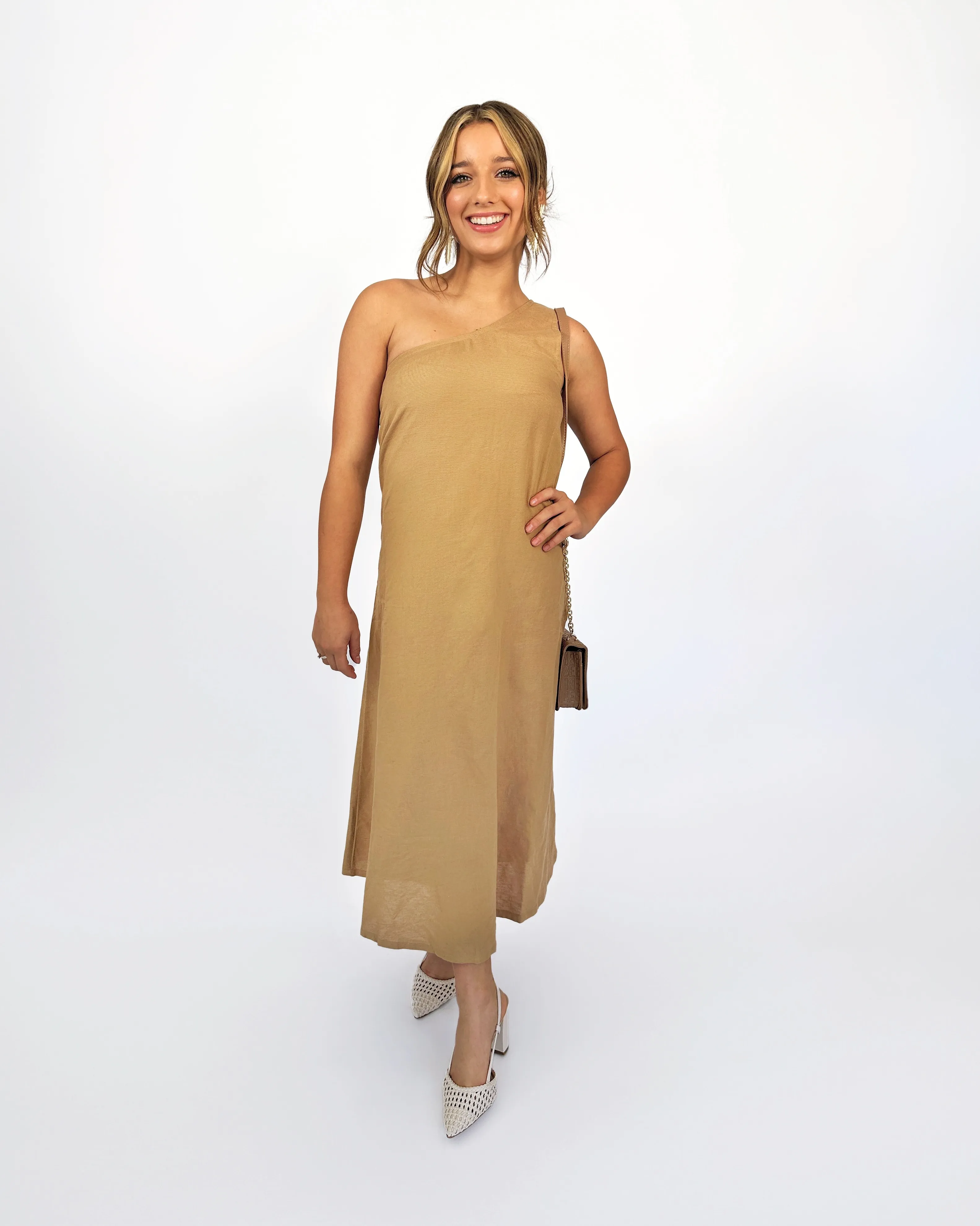 VESTIDO LARGO UN HOMBRO BEIGE TALLE S