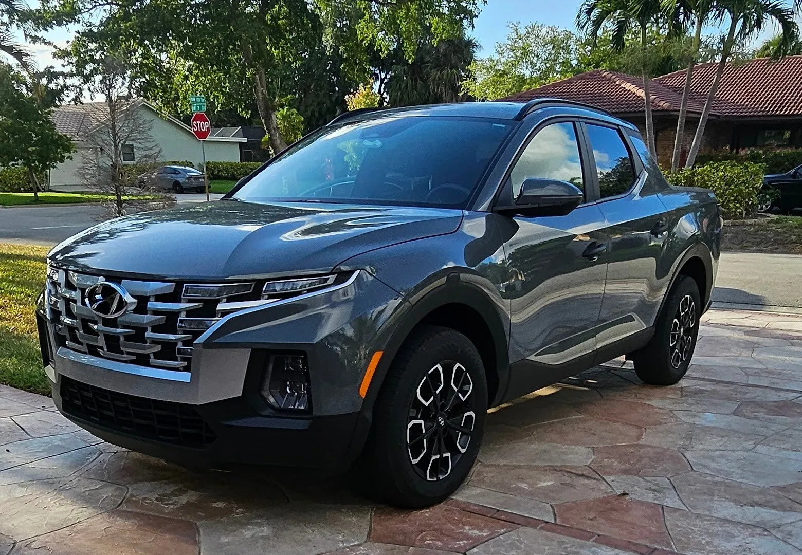 2024 (GRAY) HYUNDAI SANTA CRUZ (Tax & Fees Included)