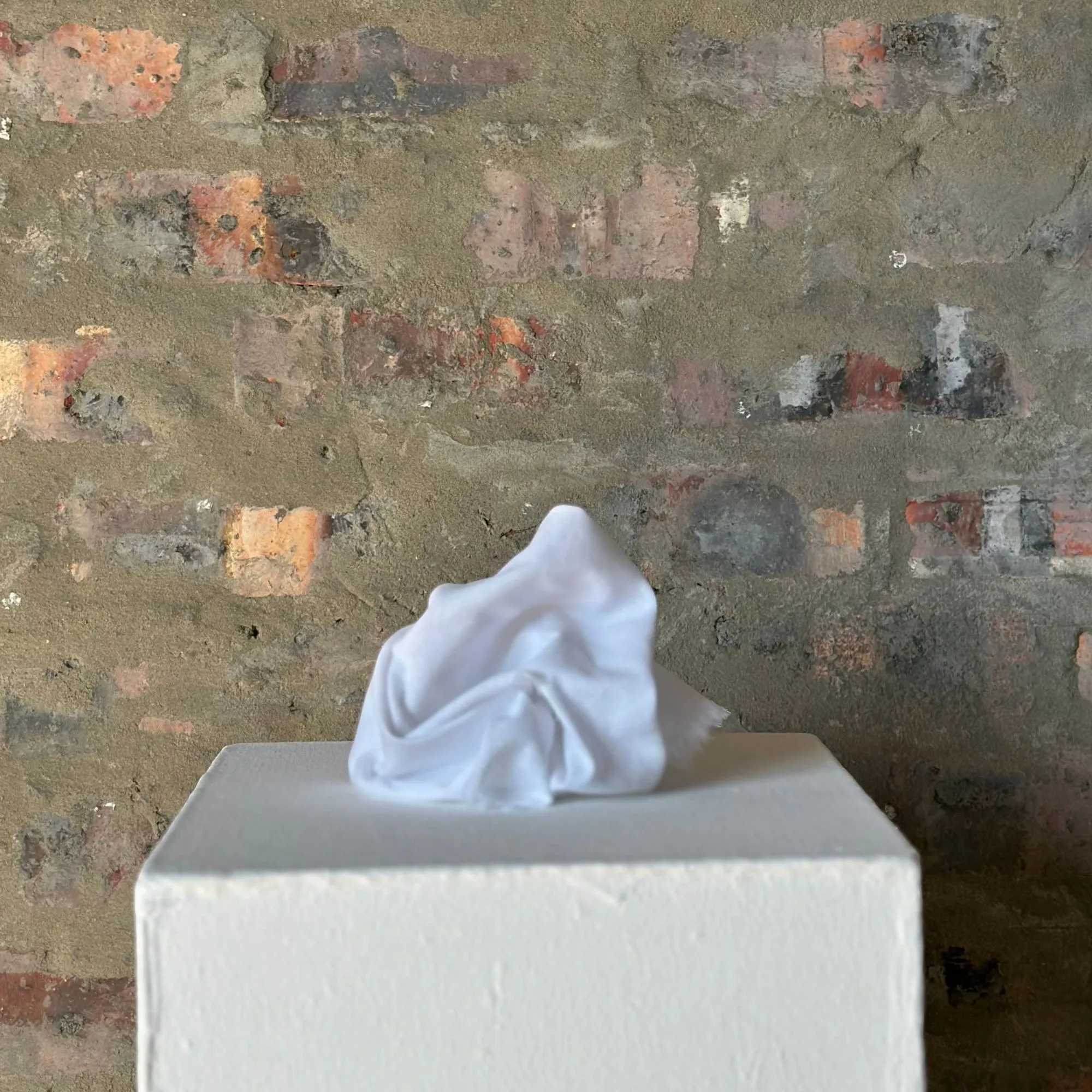 WHITE LINEN NAPKIN