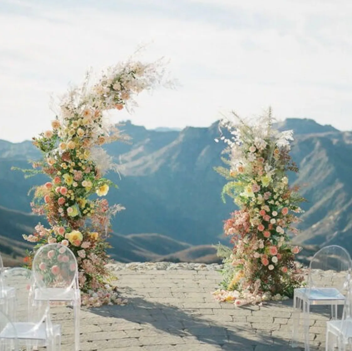 A SYMETRICAL 2 PIECE ARCH