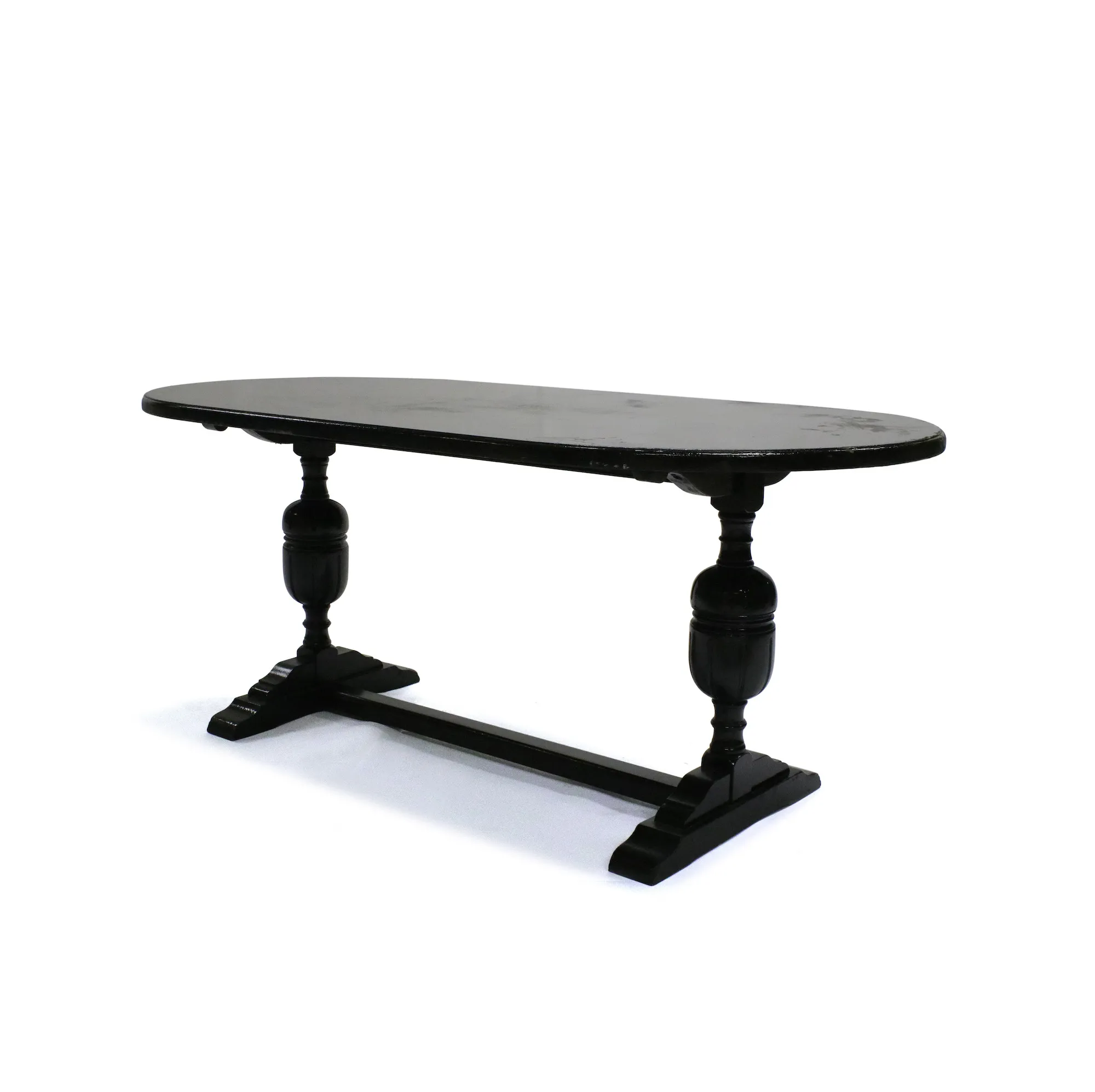 BLACK OVAL TABLE