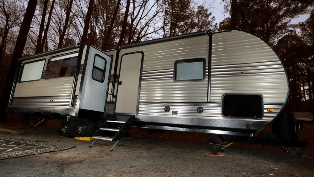 RV  sleeps 8 bunk beds rental