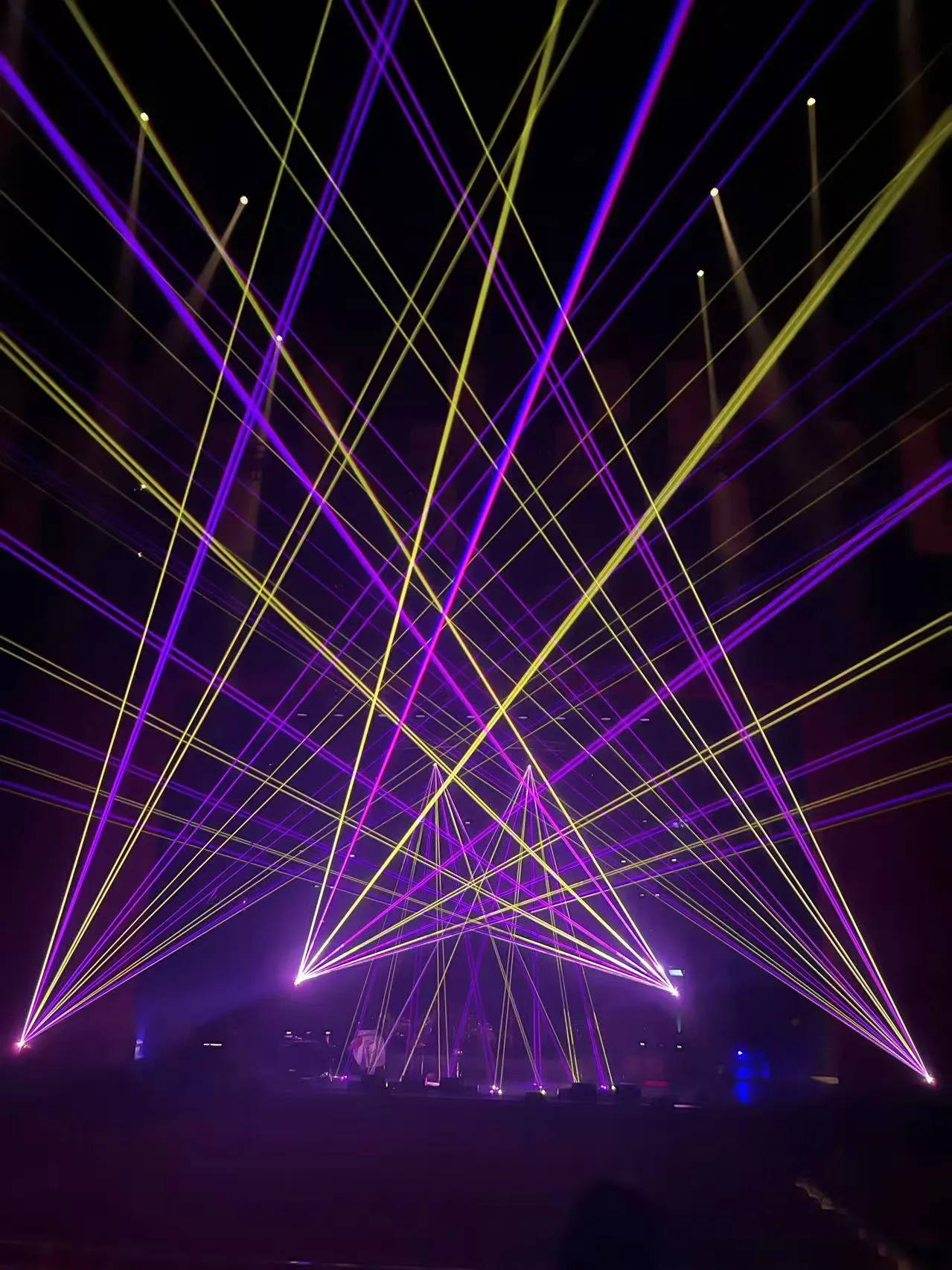 30-32 watt laser projector 