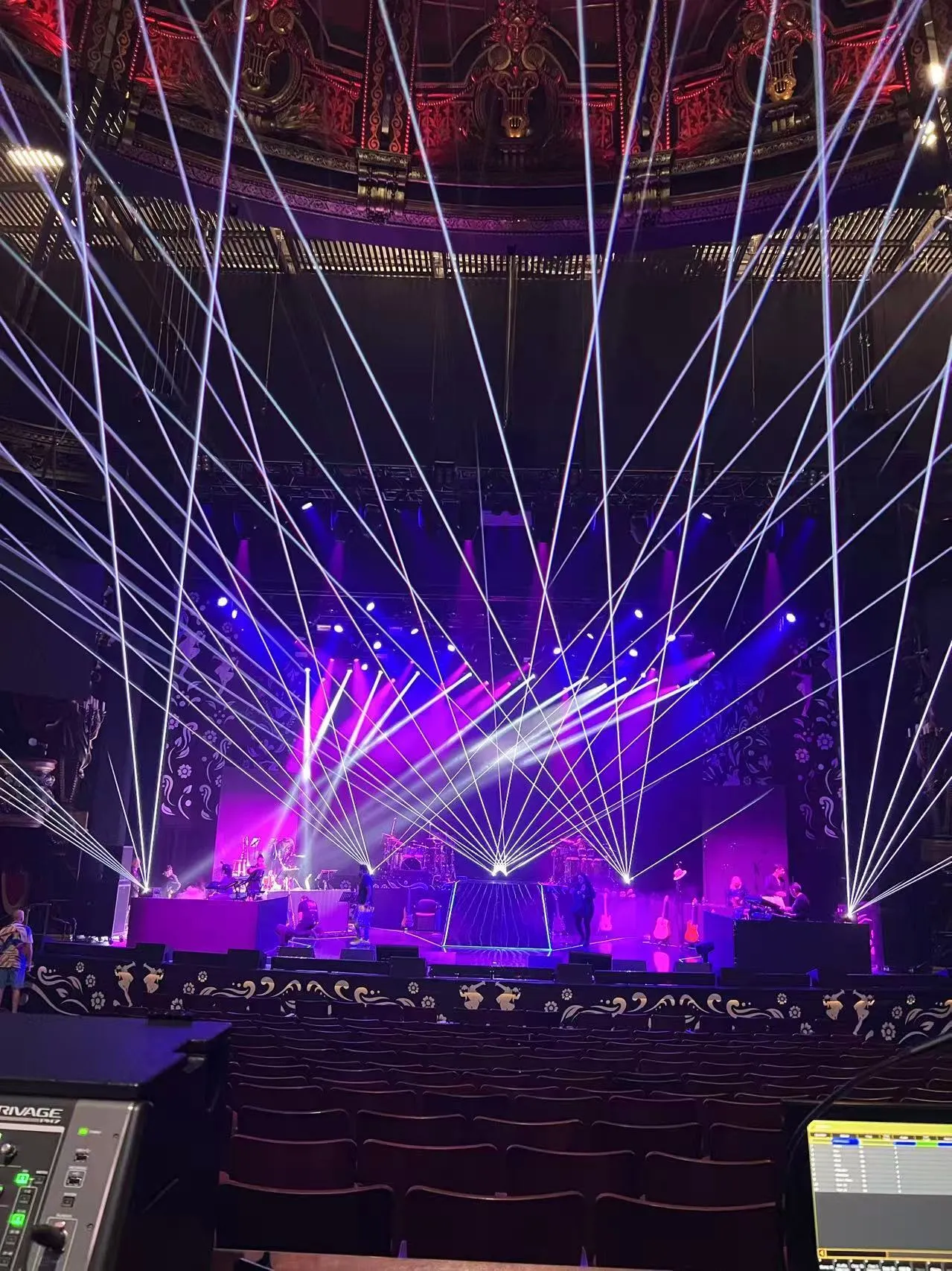 40-60 watt laser projetor