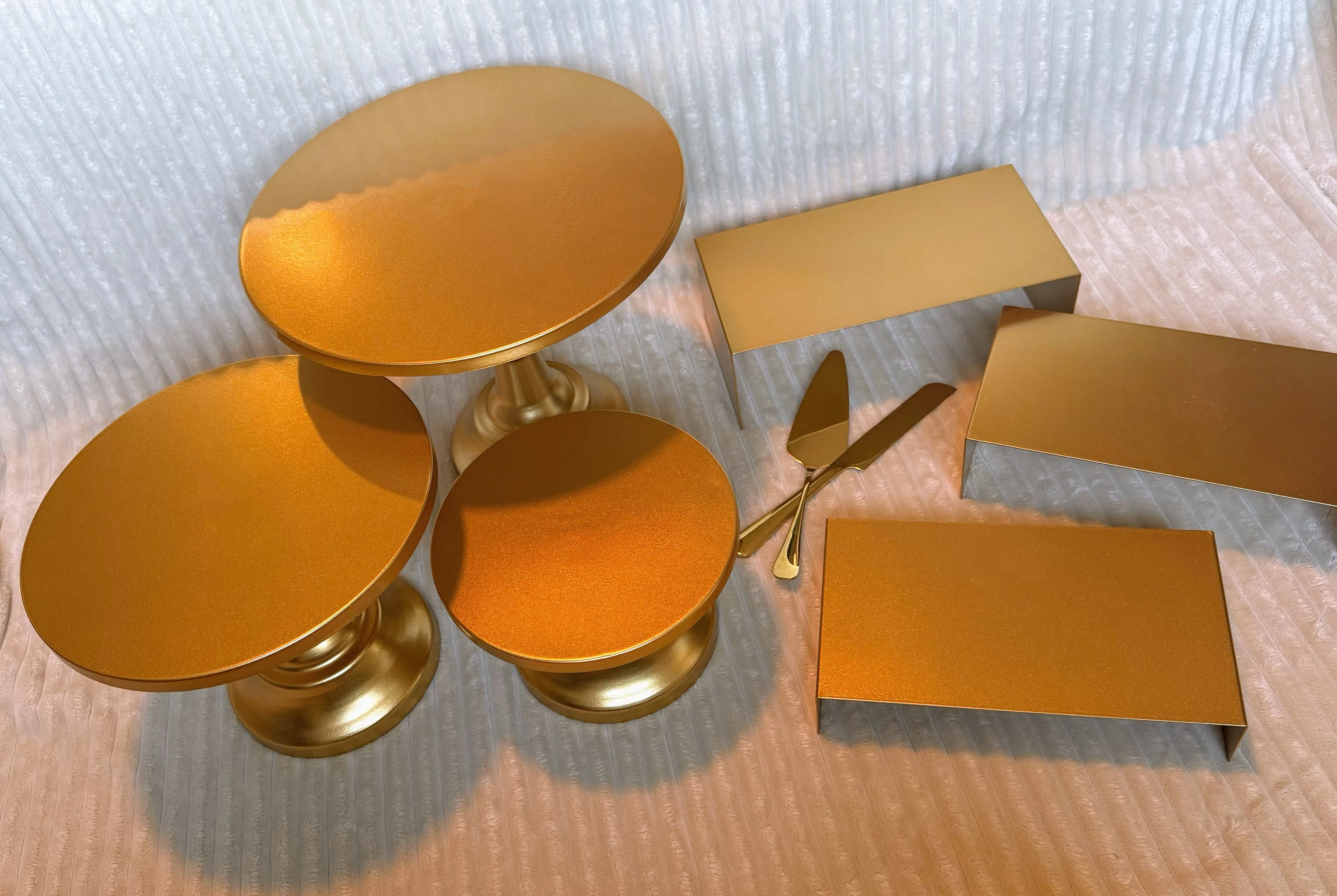 8Pc Gold Cake Serving & Dessert Stand Set