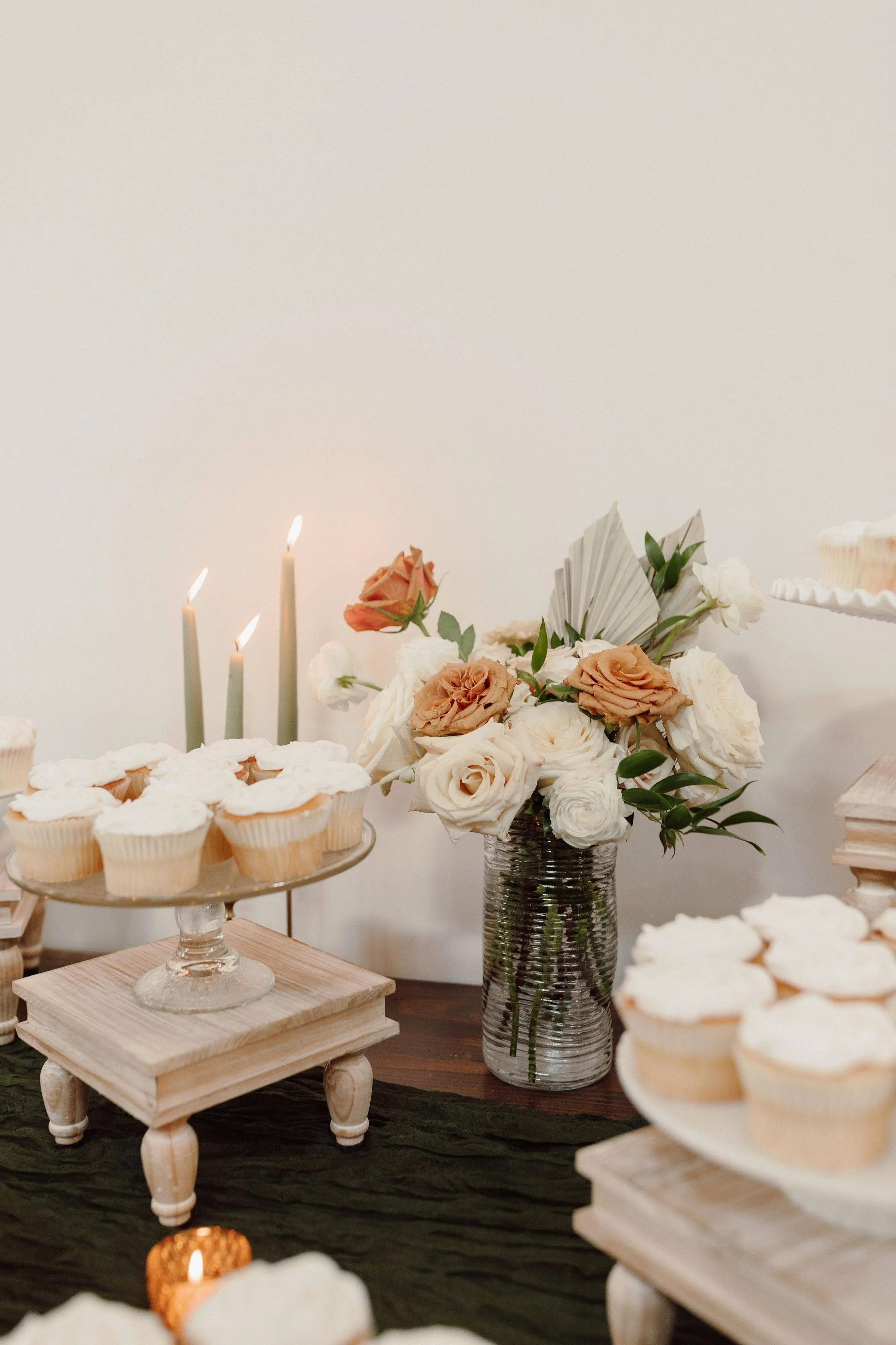 DESSERT TABLES