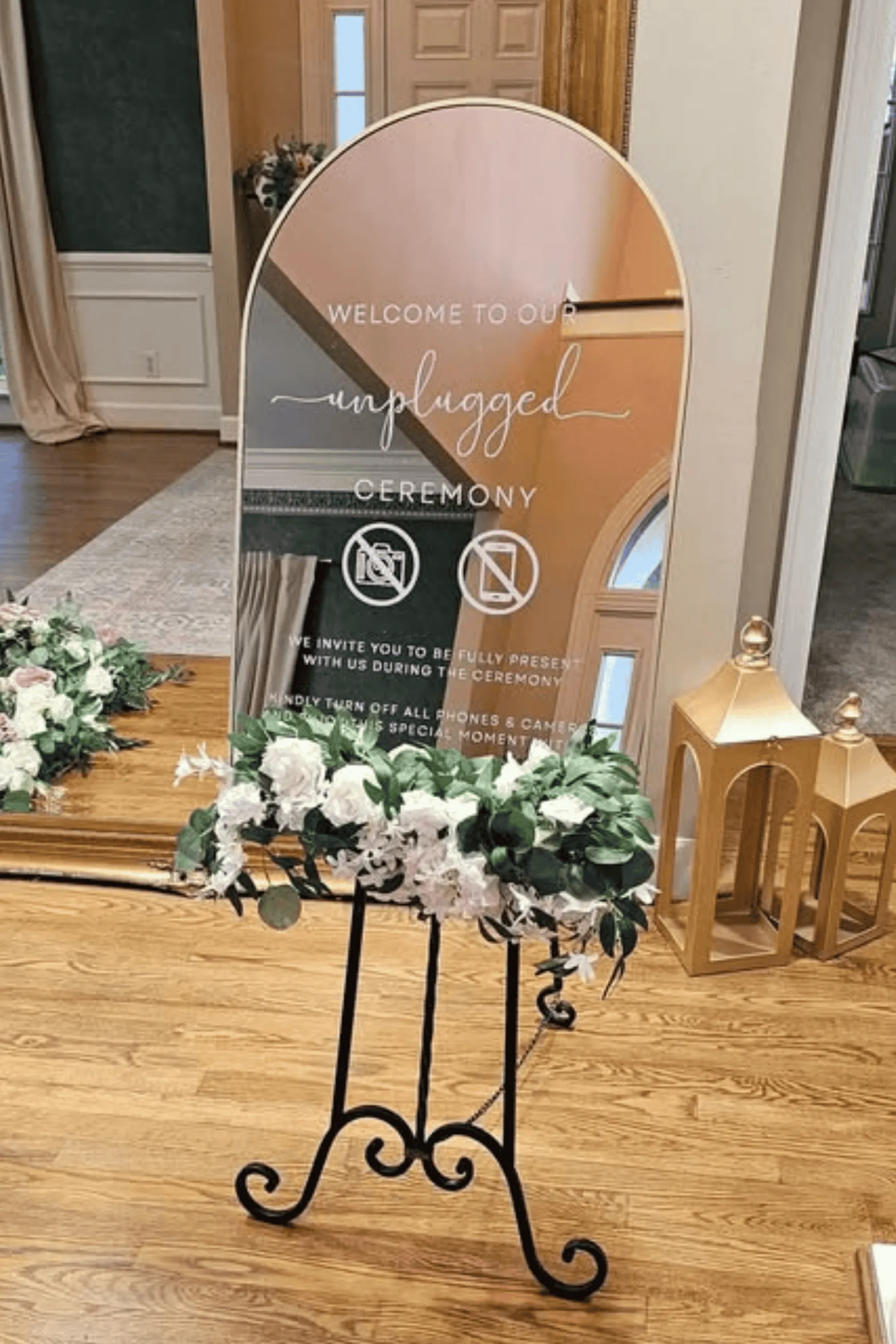 Unplugged Lauren Sign