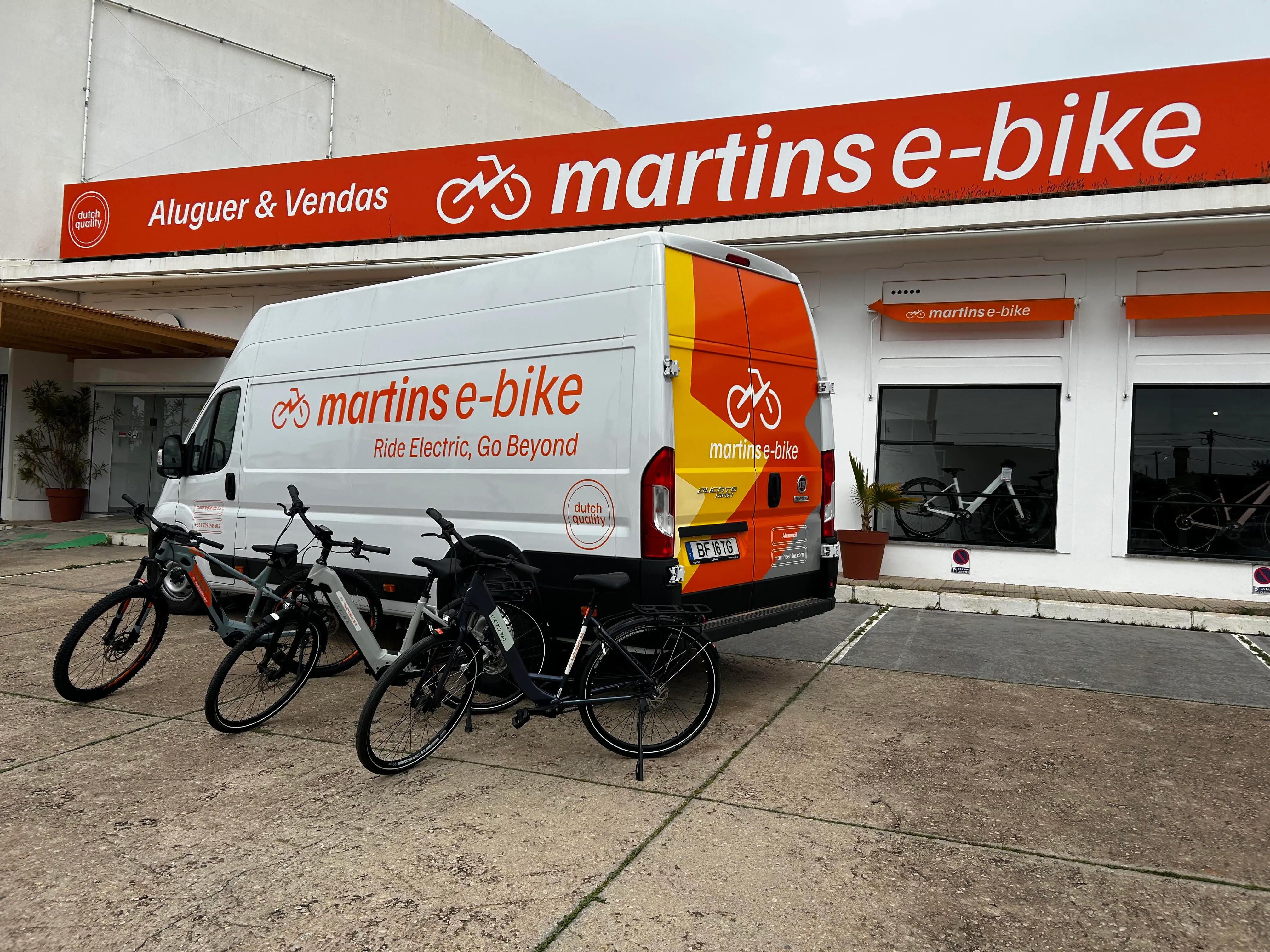 Deliver and / or pick up 