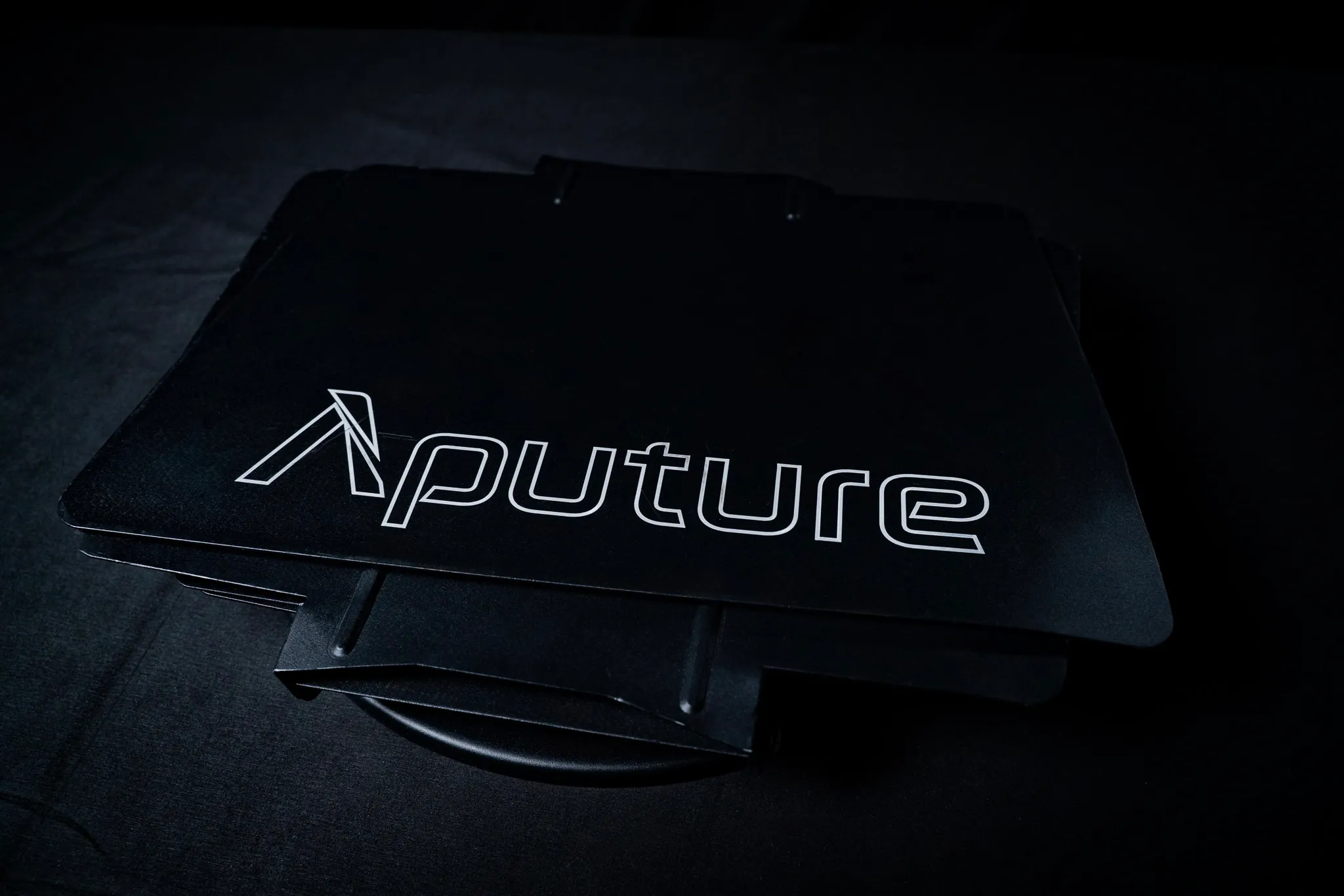 Aputure F10 Barndoors