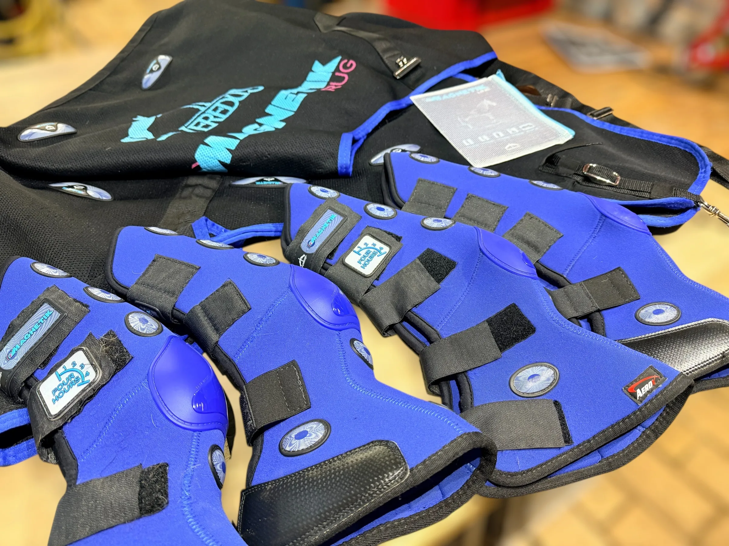 SALE | VEREDUS Decke Gr.L + 4 Gamaschen