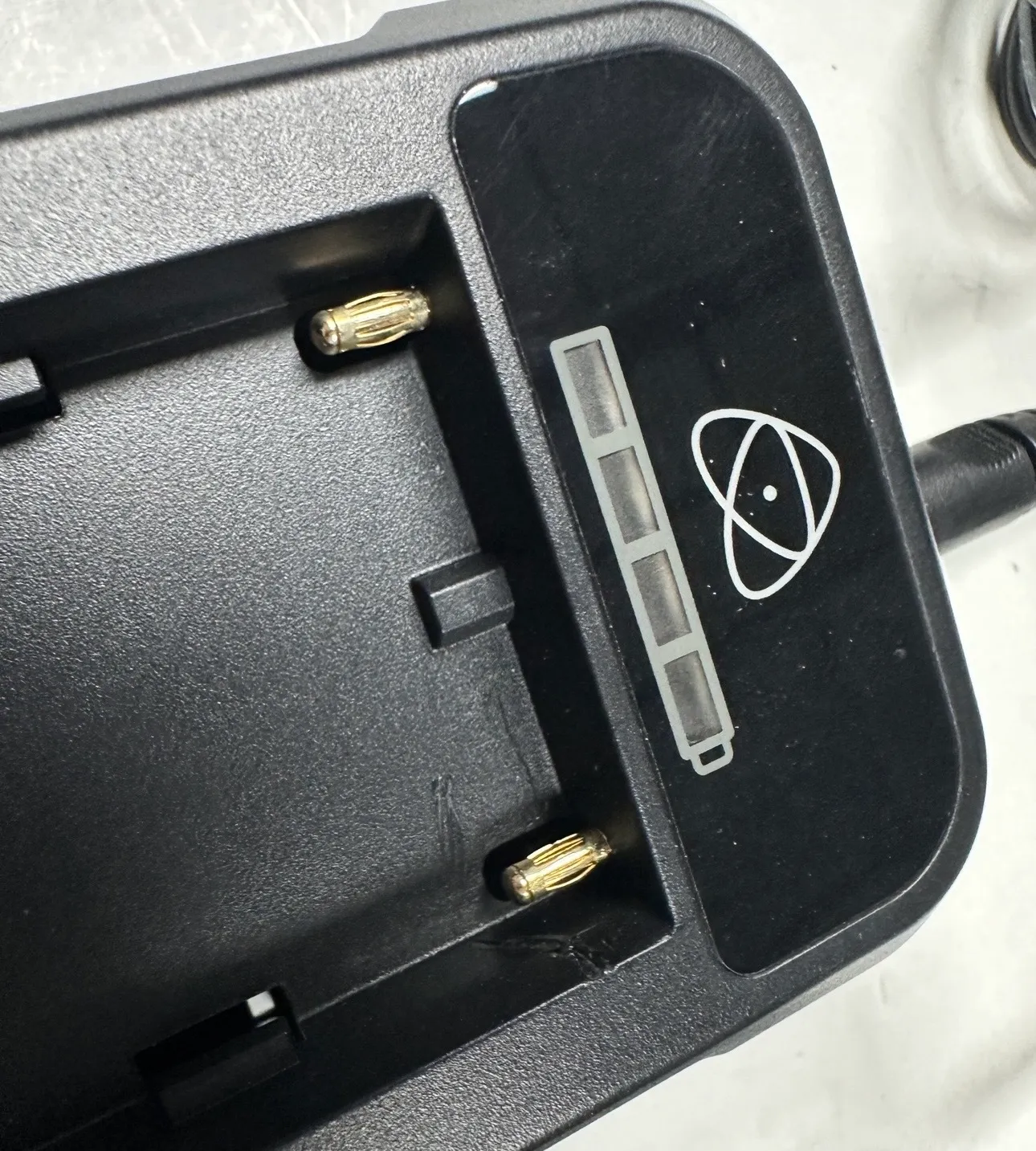 Atomos Battery Charger