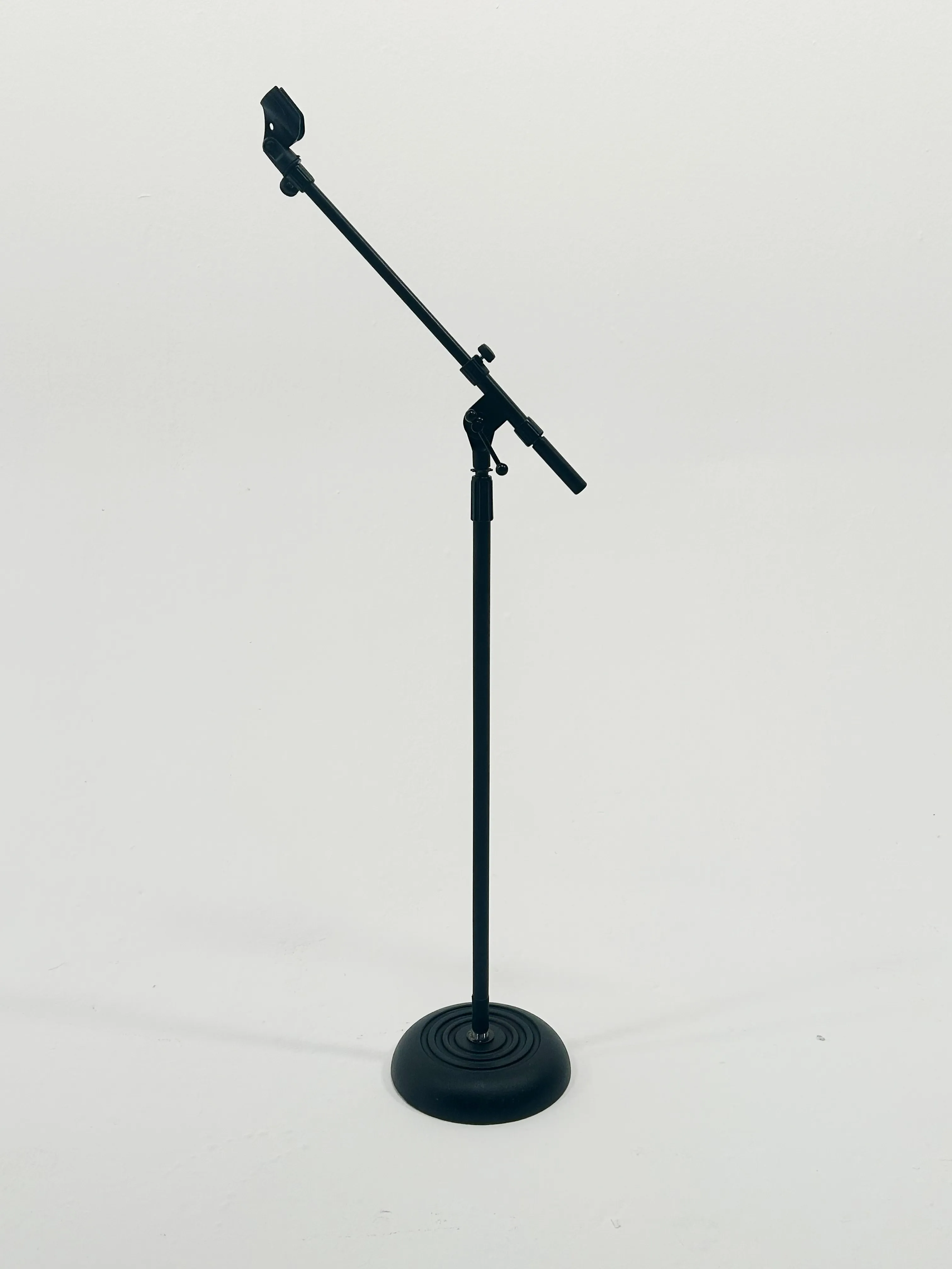 Round Base Mic Stand w/ Boom Arm
