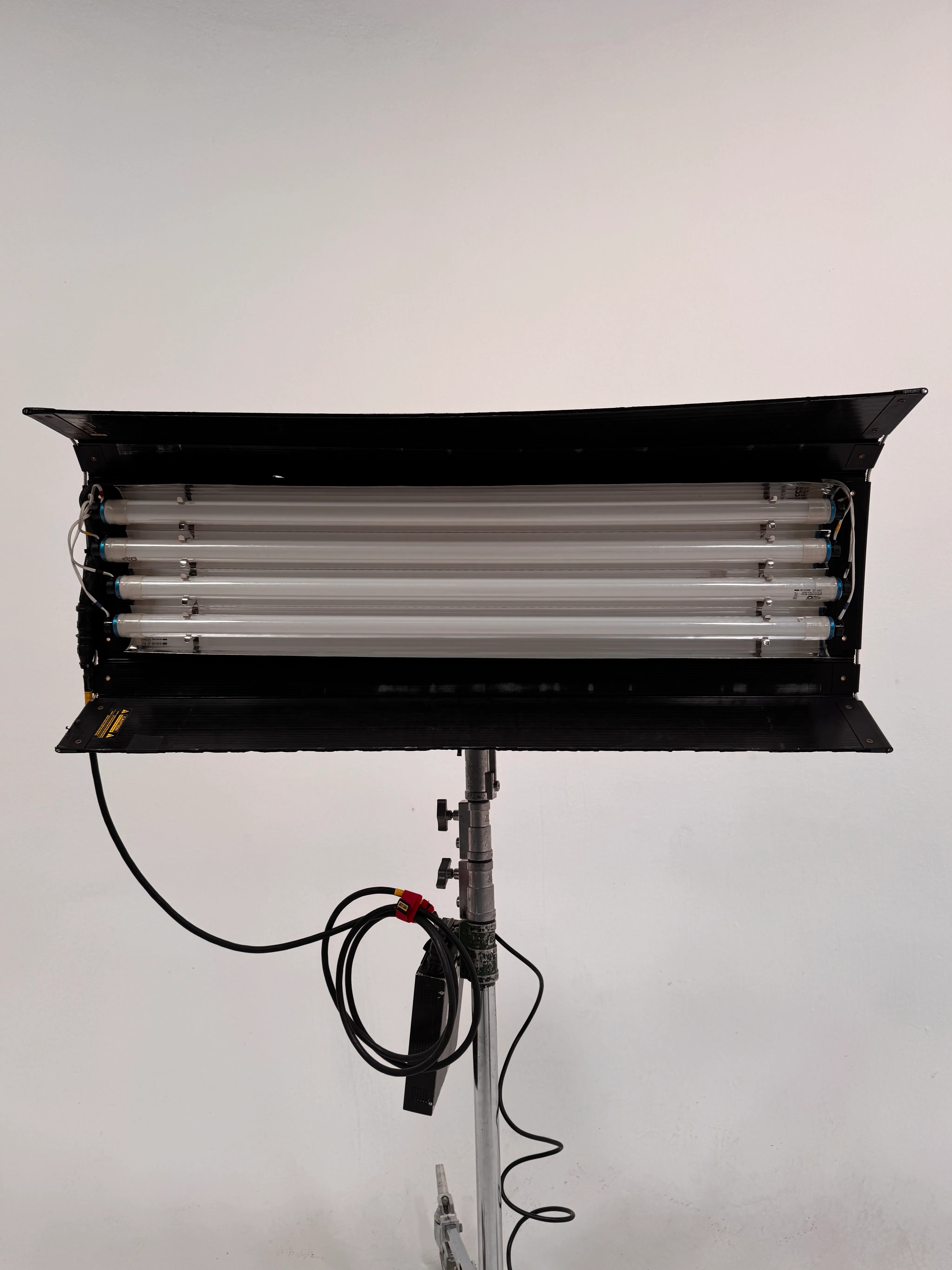 Kino Flo 4ft 4 Bank Light Kit