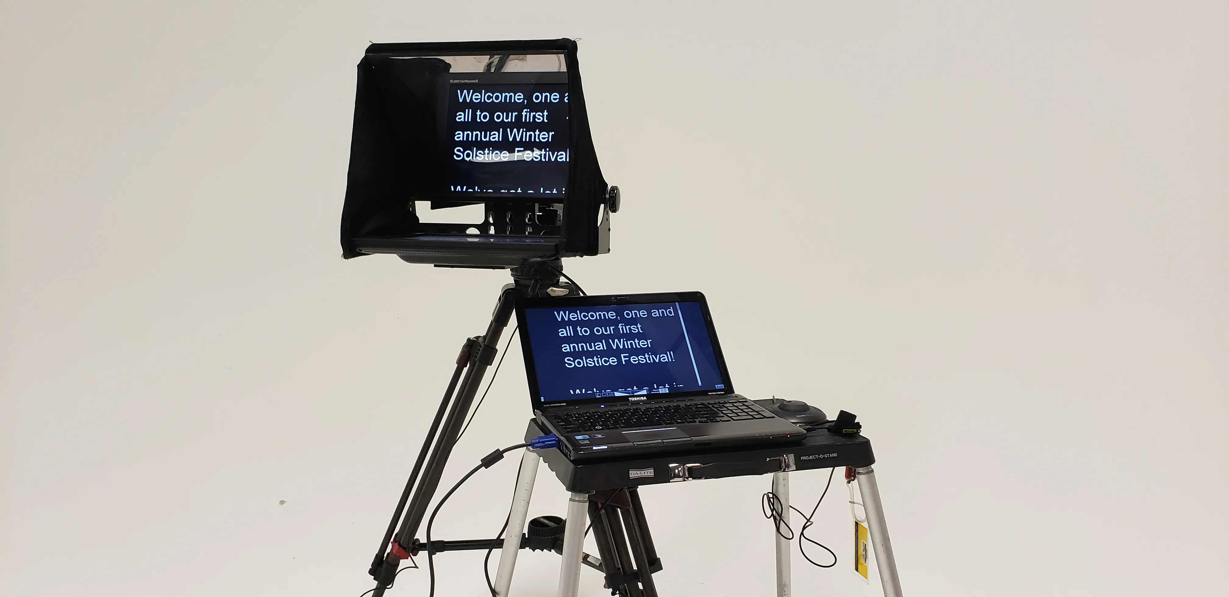 15" Teleprompter w/ laptop