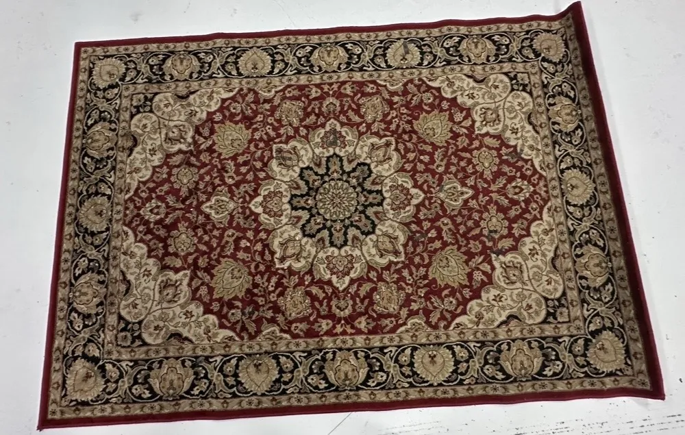 Carpet - Red Star Pattern 5' x 7'