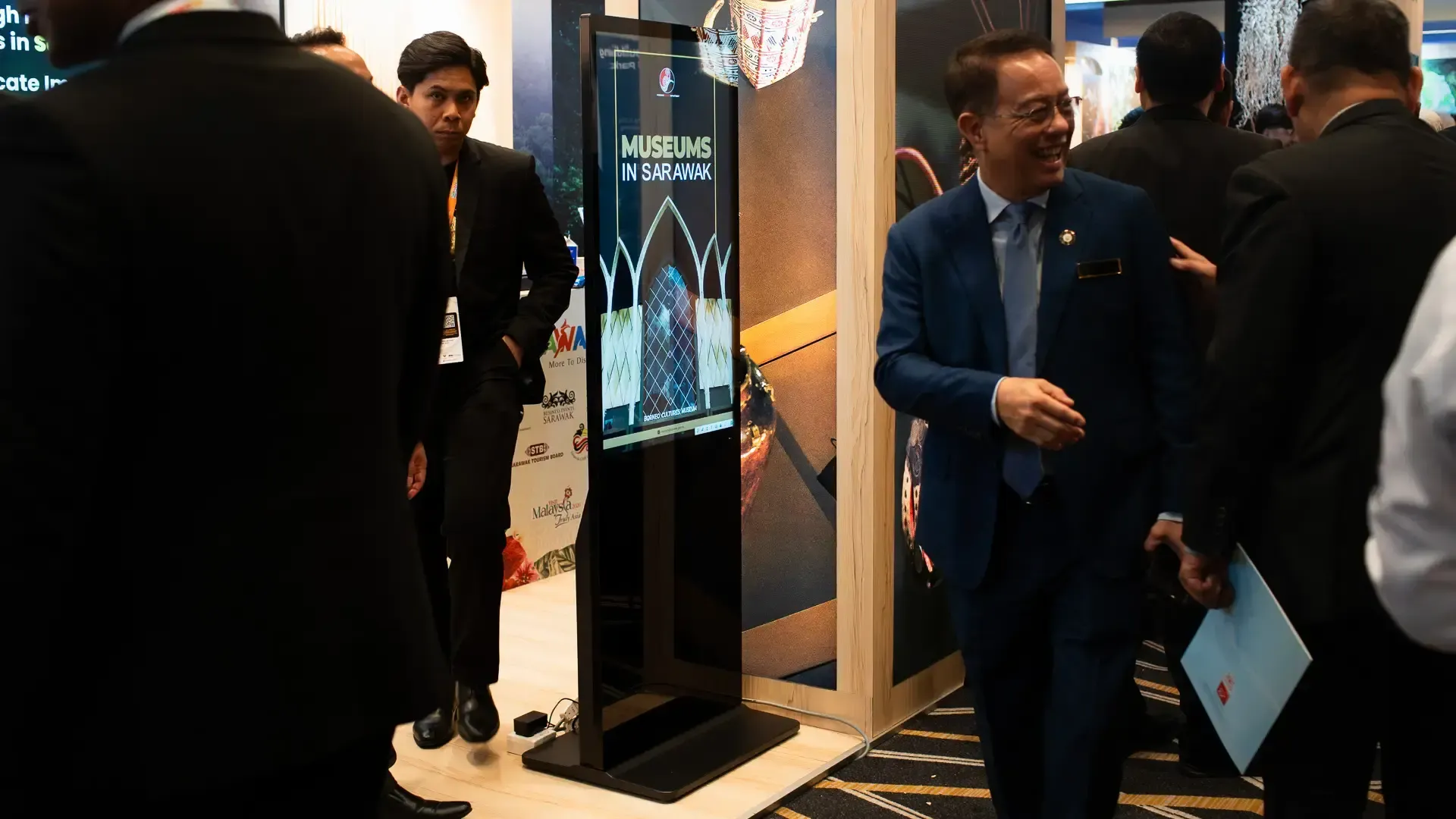 43 Inch Vertical Touch Screen Rental