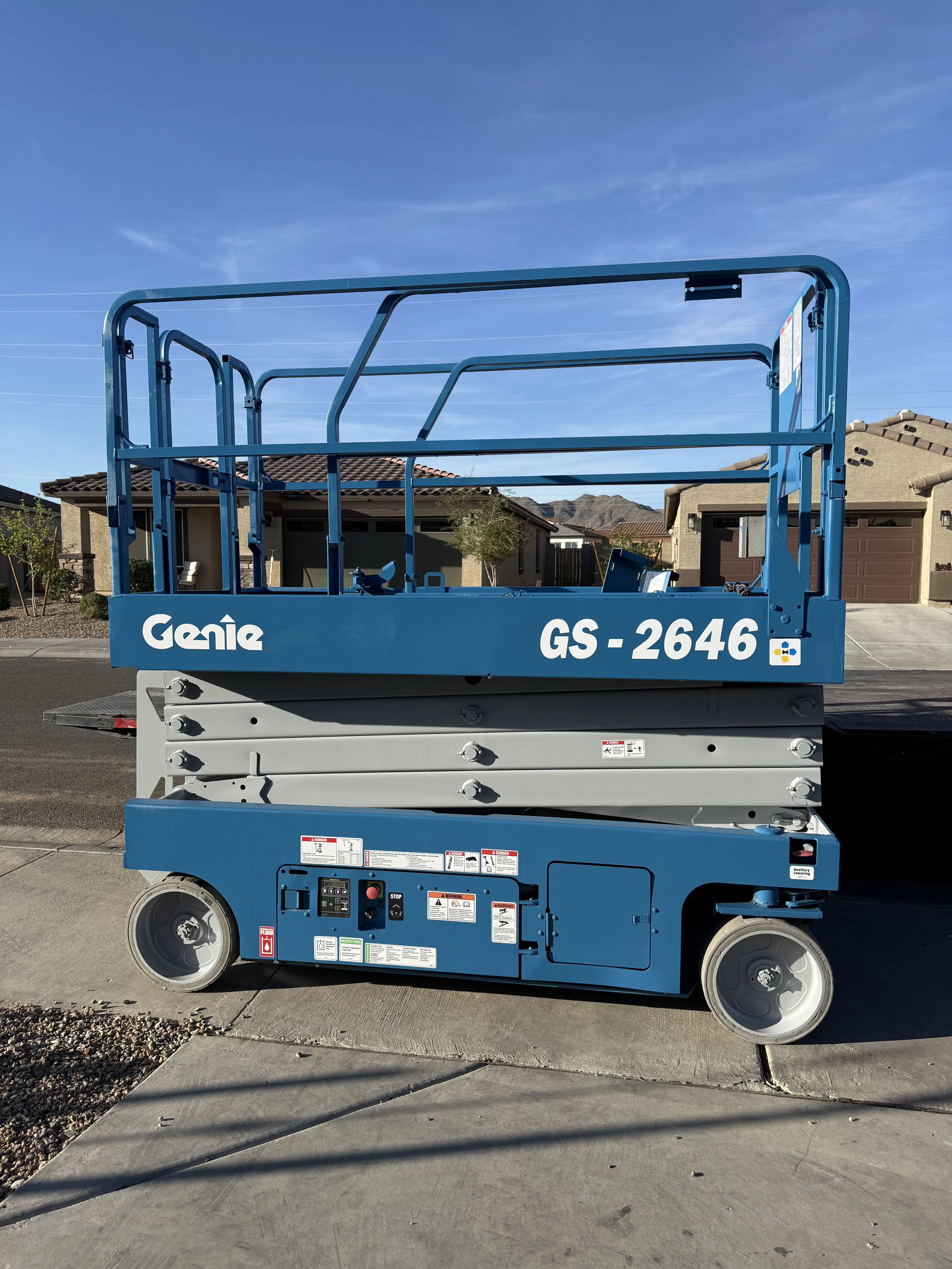 26ft Scissor Lift (46" Wide)
