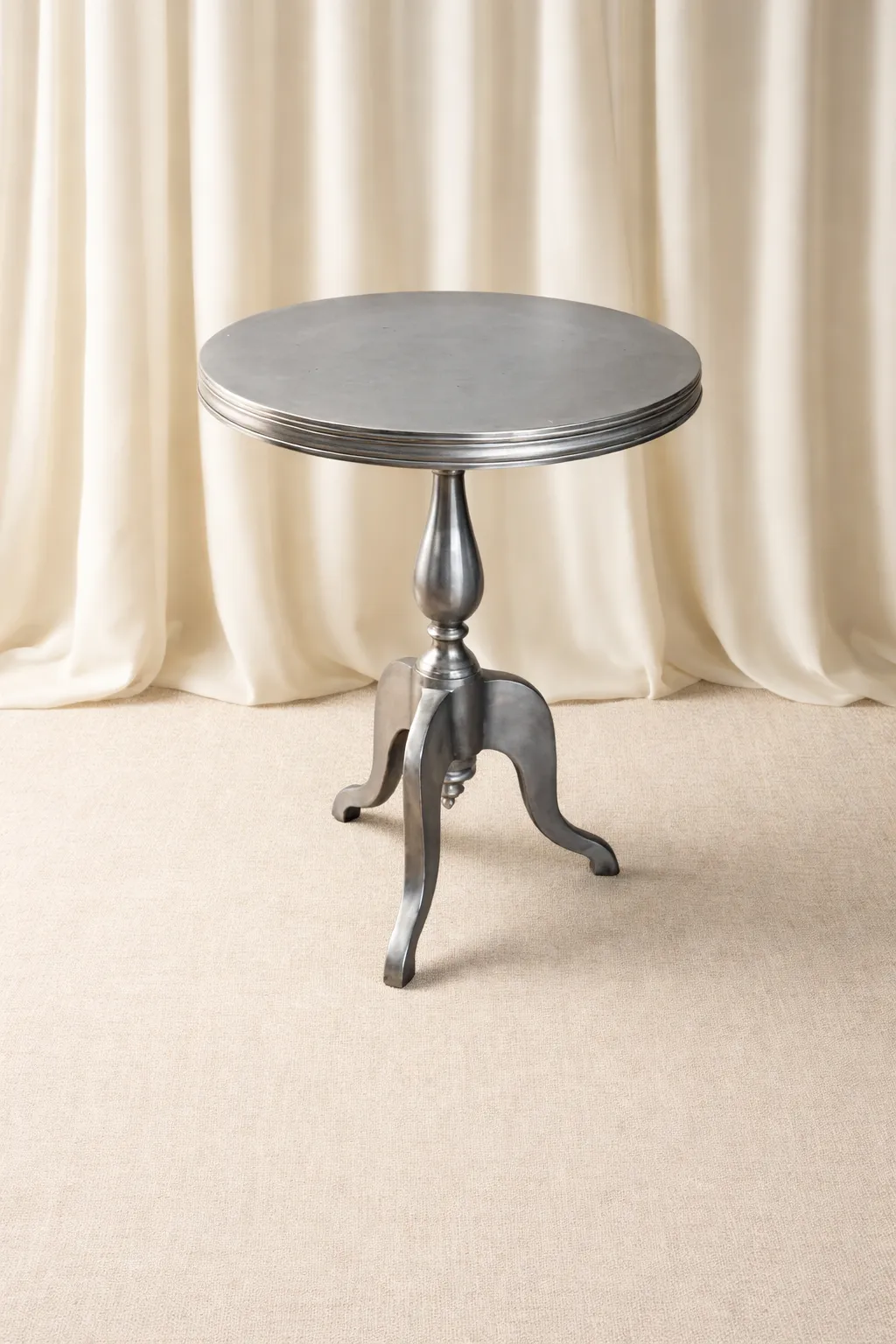 The Atelier Provincial Table