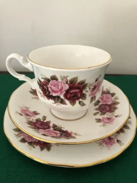 Queen Anne Red & Pink Roses Trio 8641