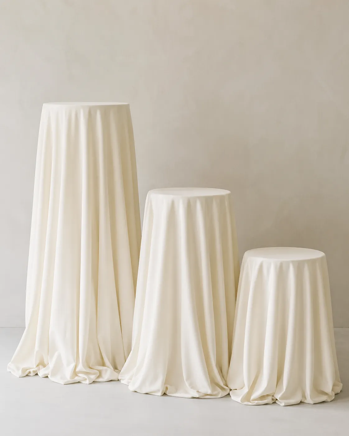 Draped Plinth - Per Plinth