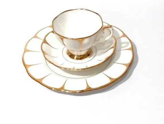 Royal Vale White and Gold Daisy Trio