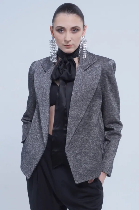 STUDIO 3: Šedo stříbrné sako
