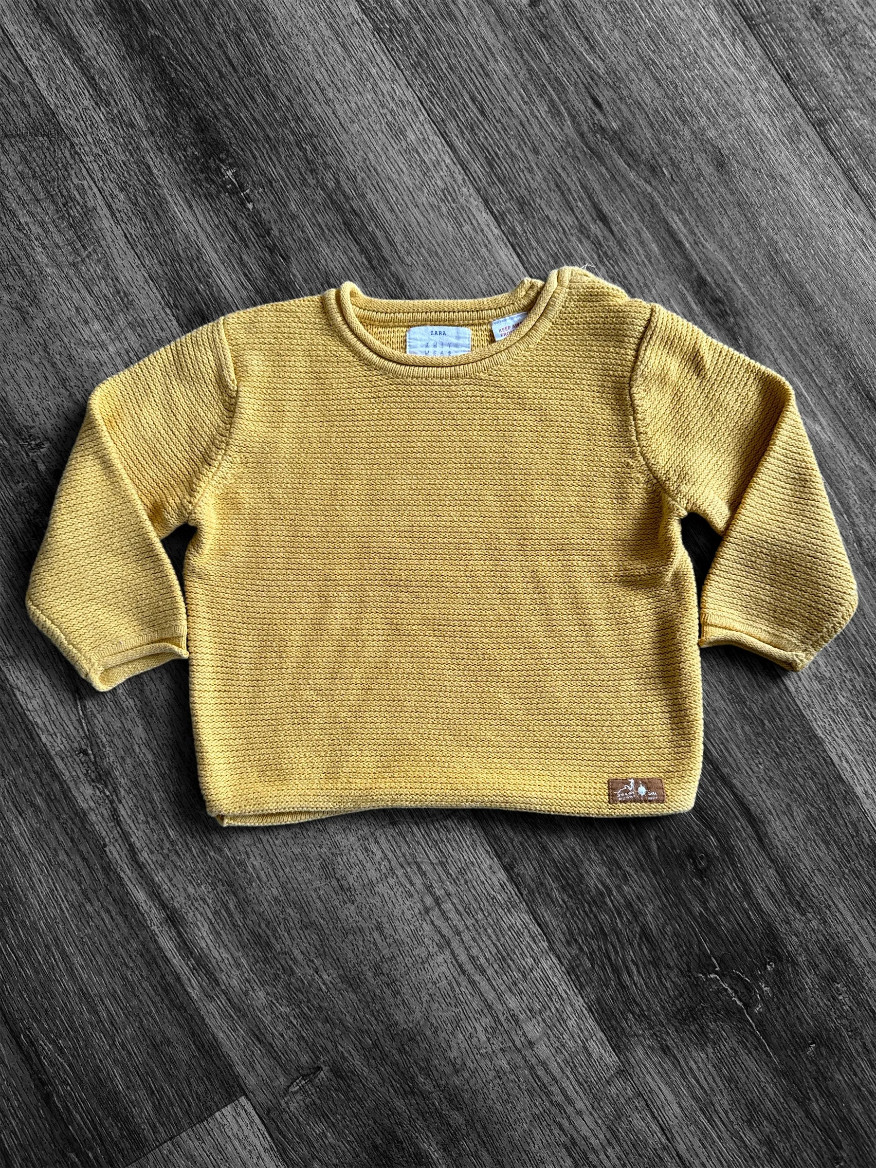 Žlutý svetr Zara