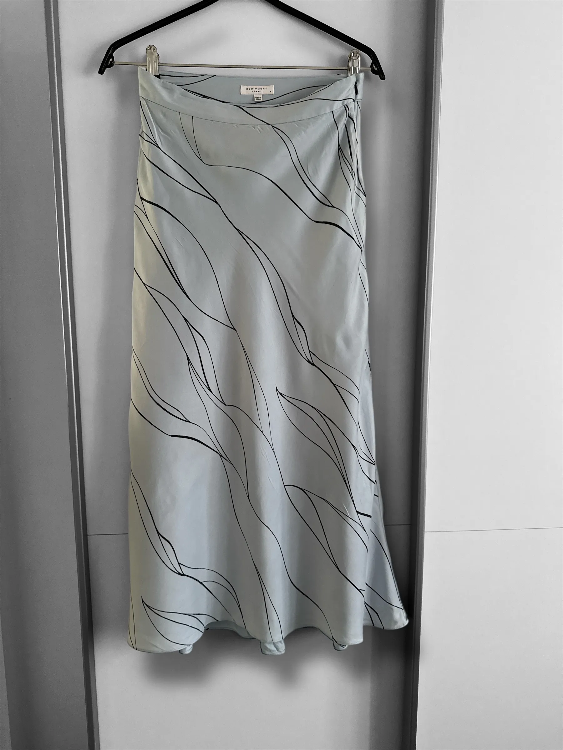 Midi sukně světle modrá