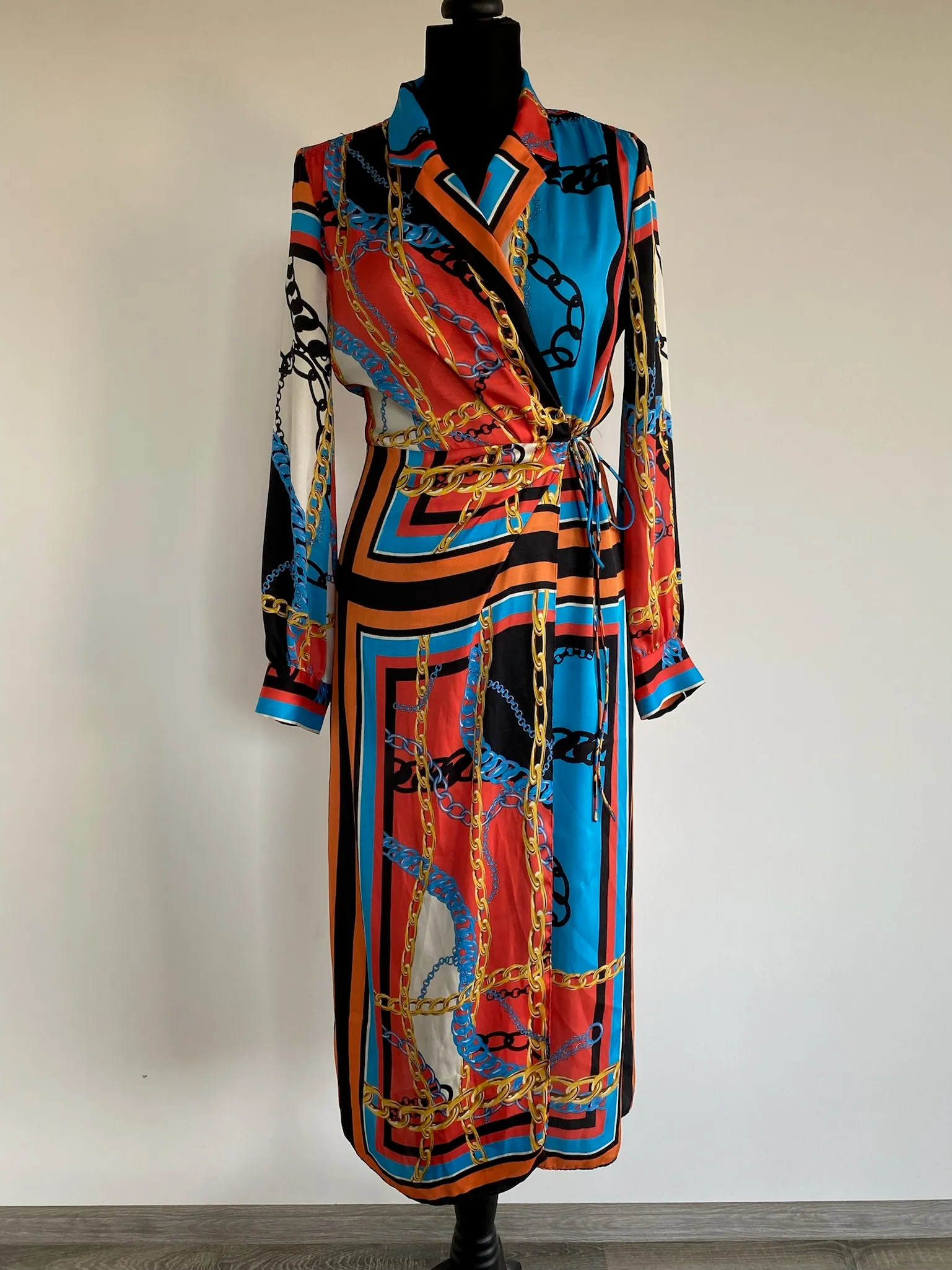 Barevné zavinovací šaty