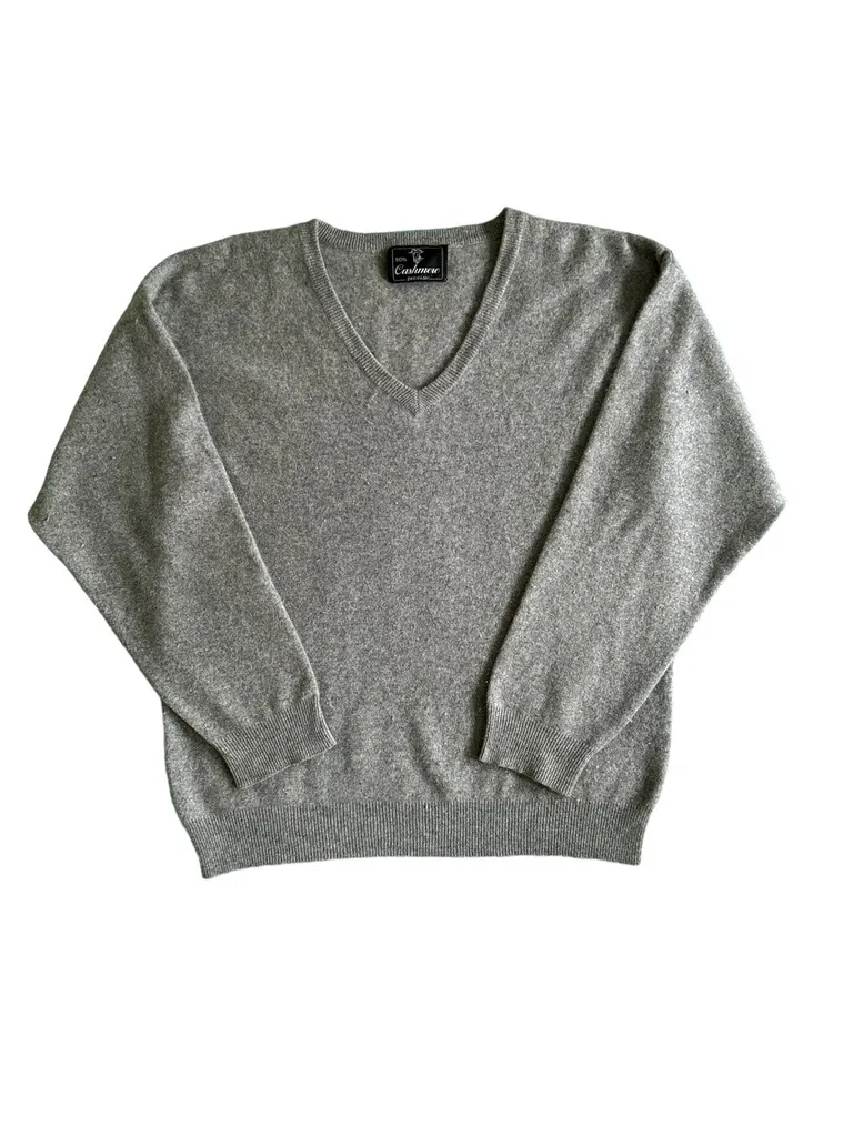 Šedý kašmírový svetr