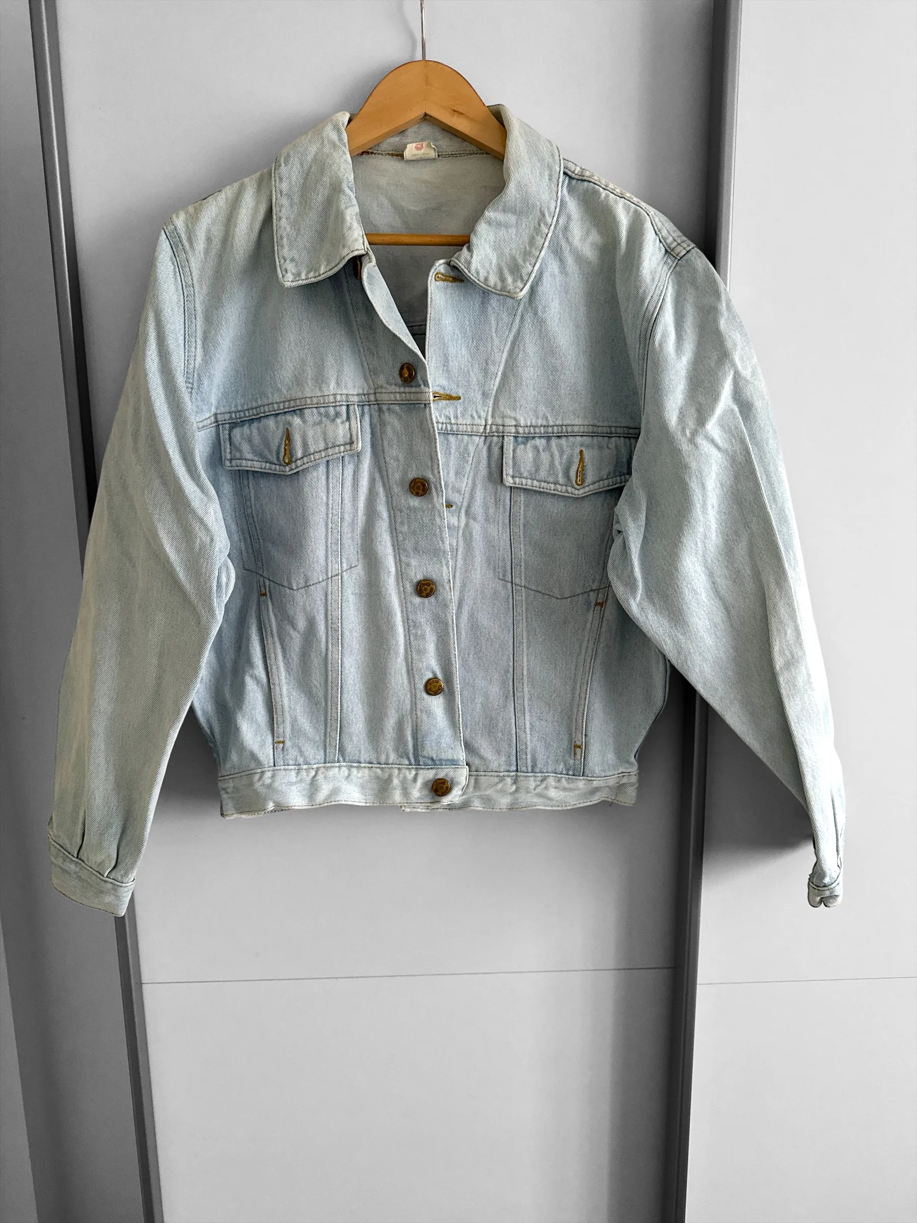 Světlá džínová bunda