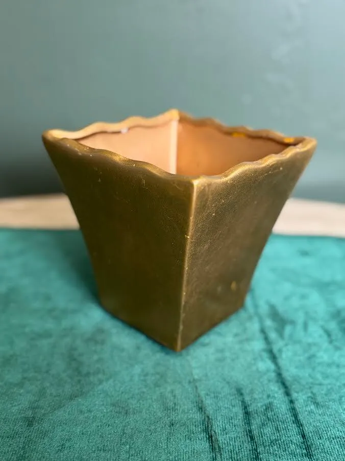 Gold Vase/pot