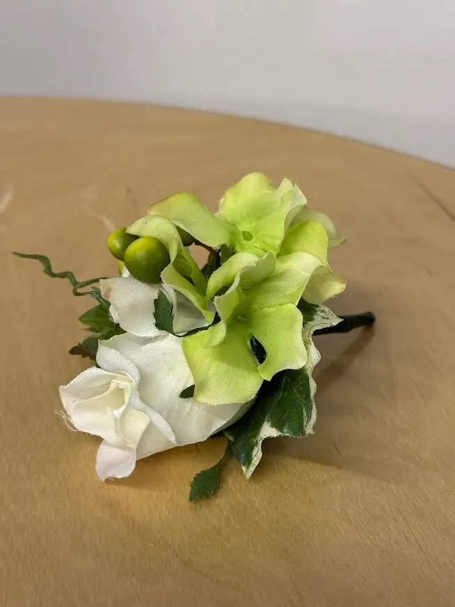 Small While and Green Floral Bundle (5 inches long)