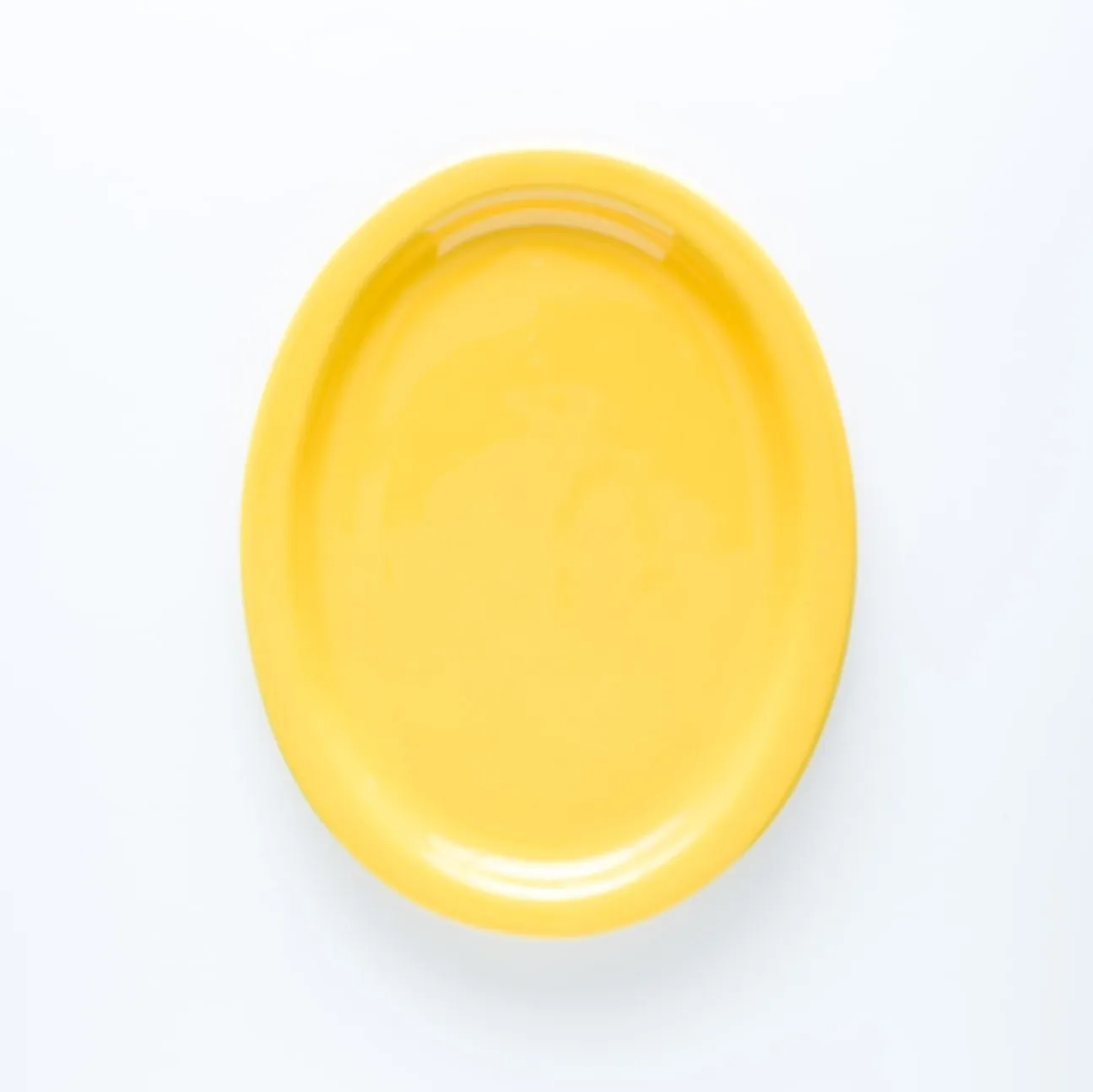 PL20-0082 - Yellow Ceramic Plate - 9.5" 7.25" (LW)