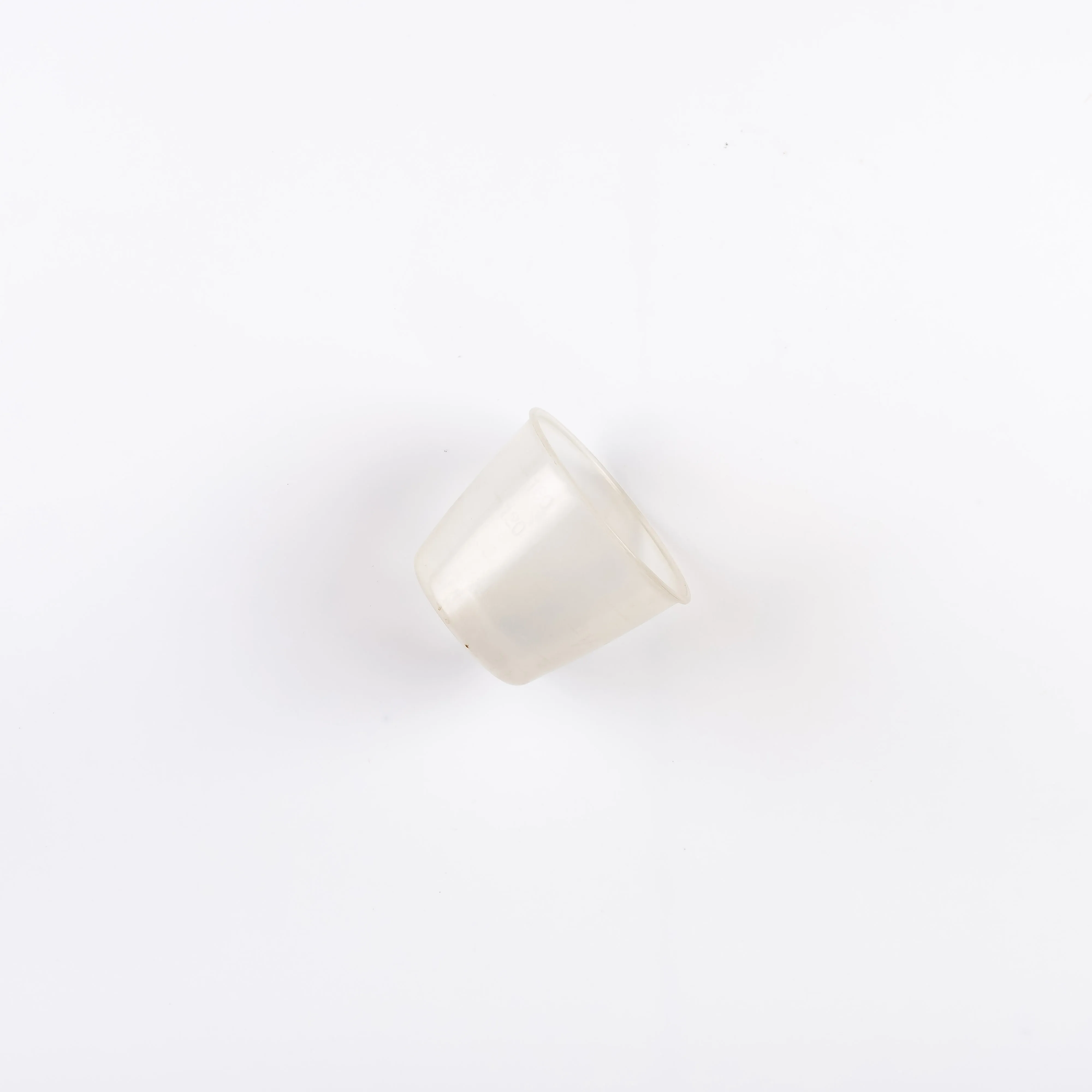 UT21-0132 - Clear Plastic Measuring cup - 3" 2.5" (DL)